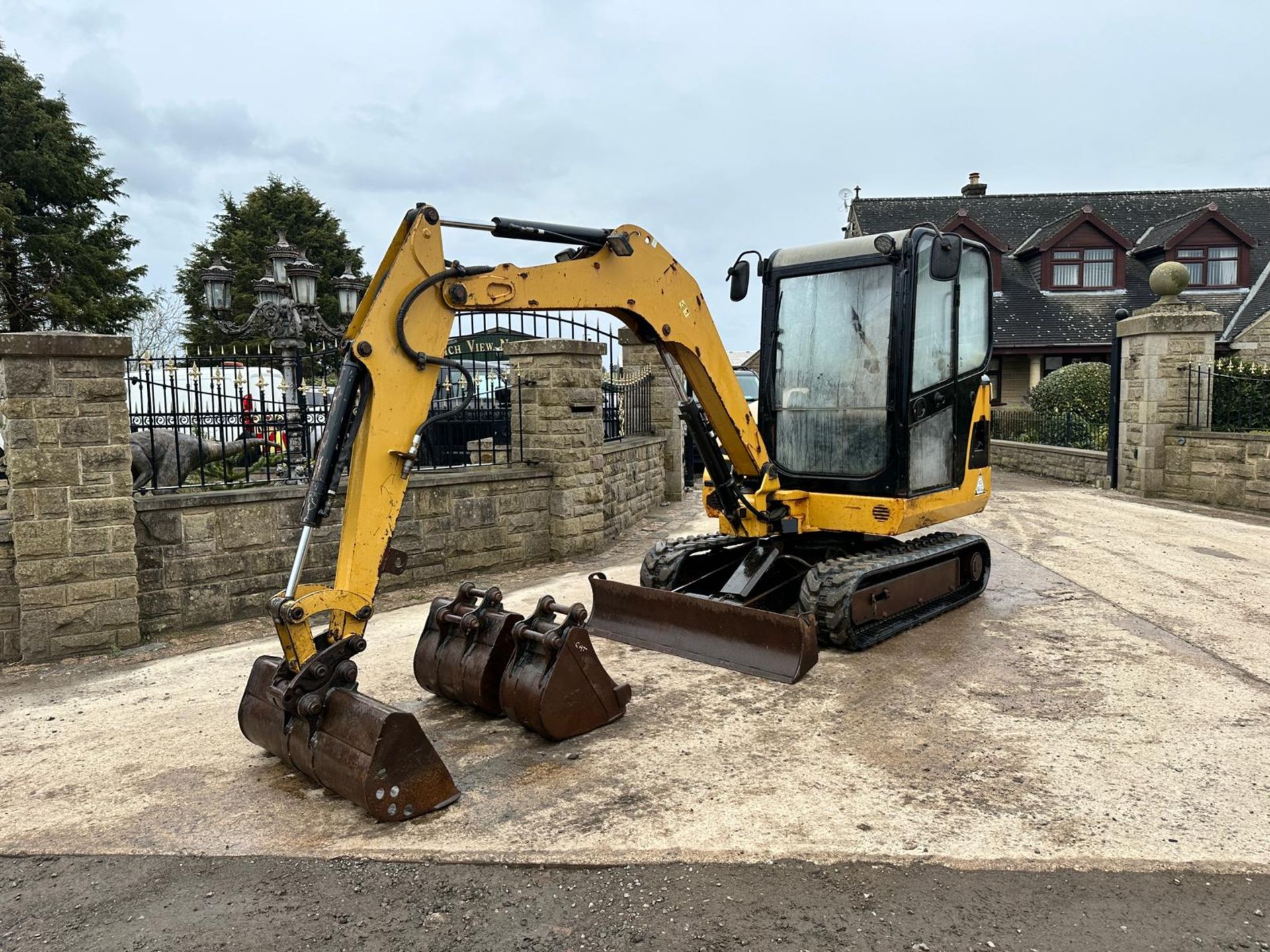 2012 Caterpillar 302.5C 2.8 Ton Mini Digger *PLUS VAT* - Image 4 of 28