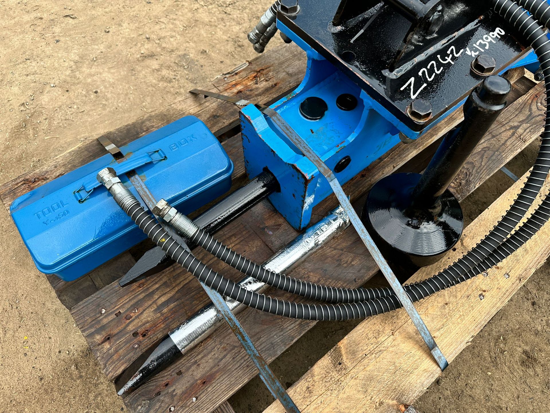 NEW/UNUSED JB EQUIPMENT HYDRAULIC ROCK BREAKER/POST KNOCKER *PLUS VAT* - Image 5 of 7