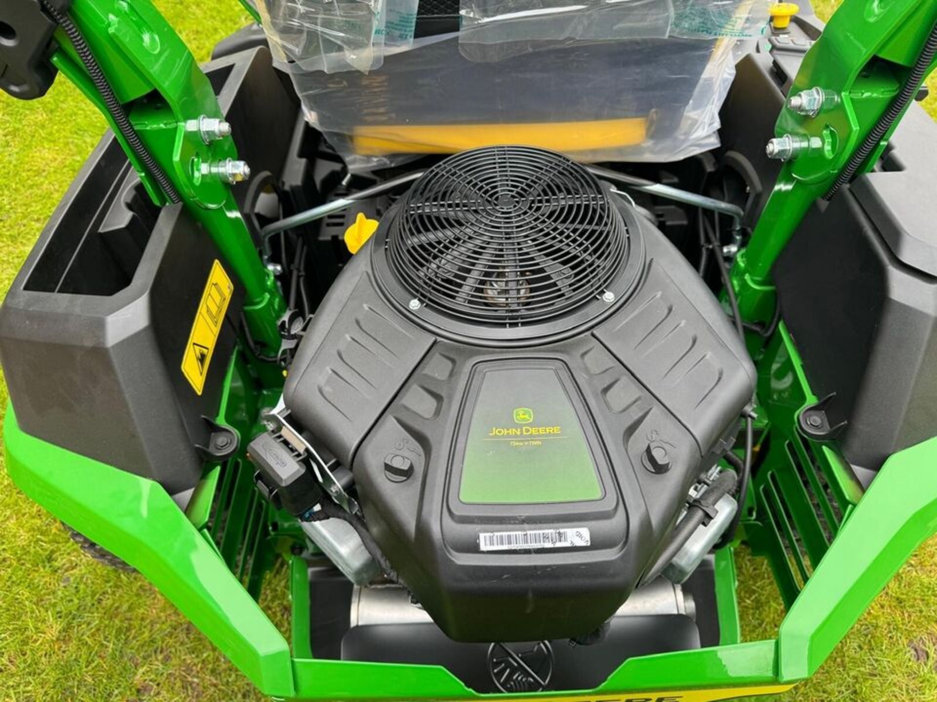 John Deere Z545 Zero Turn Mower *PLUS VAT* - Image 5 of 9