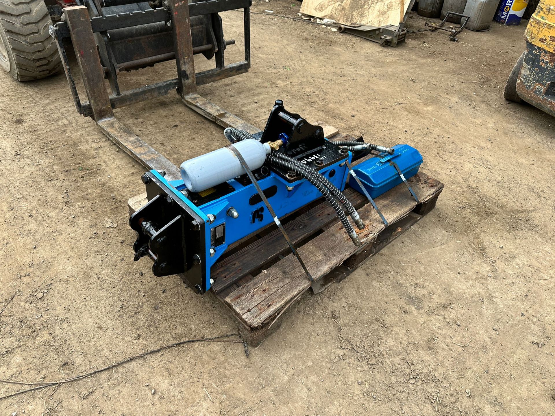 NEW/UNUSED JB EQUIPMENT HYDRAULIC ROCK BREAKER/POST KNOCKER *PLUS VAT* - Image 4 of 7