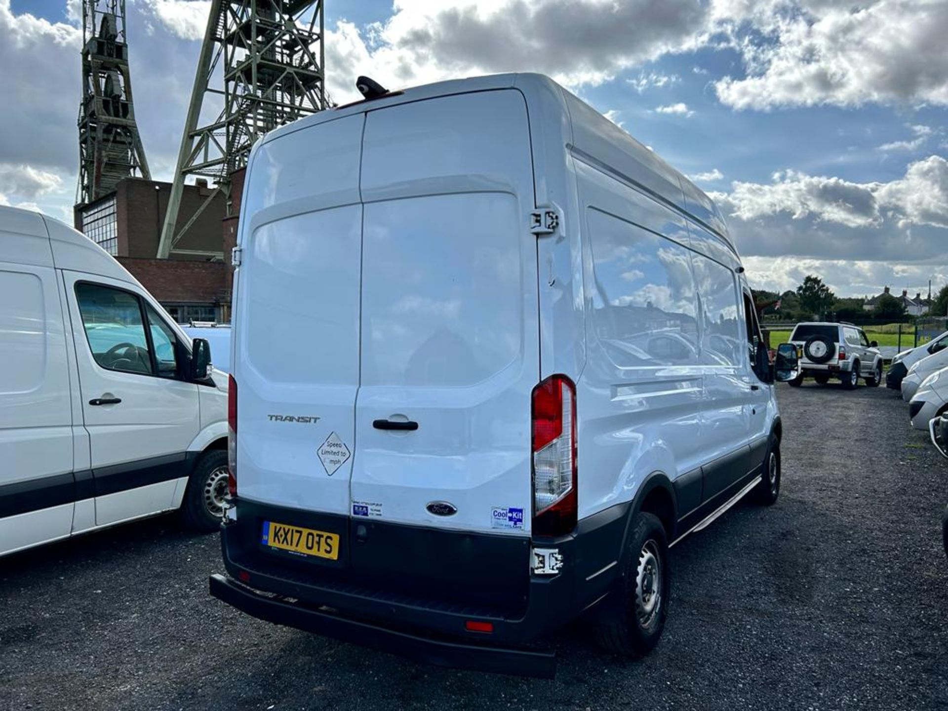 2017 FORD TRANSIT 350 WHITE PANEL VAN *NO VAT* - Image 10 of 15