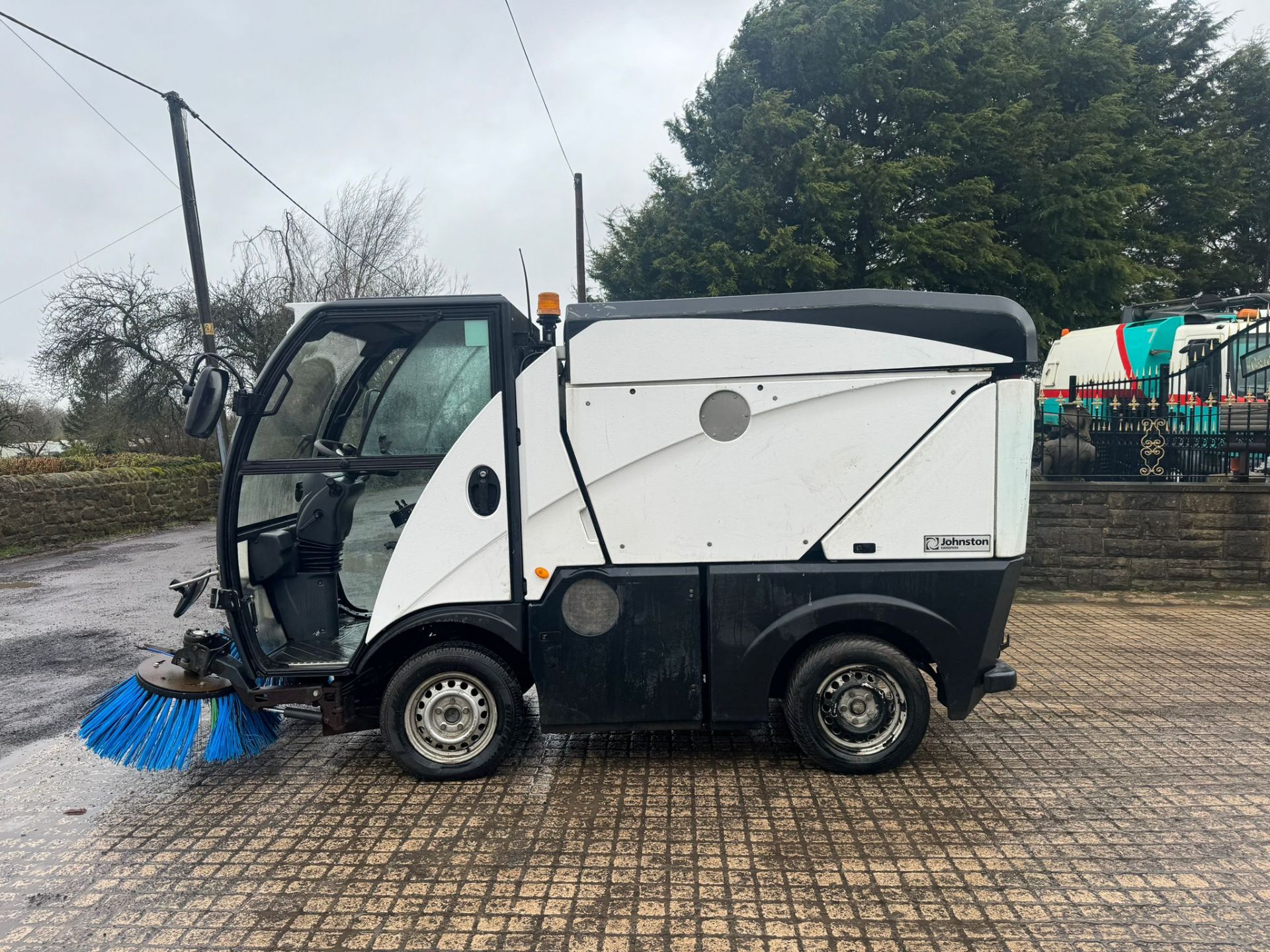 2012 JOHNSTON CN101 COMPACT ROAD SWEEPER *PLUS VAT* - Image 6 of 15