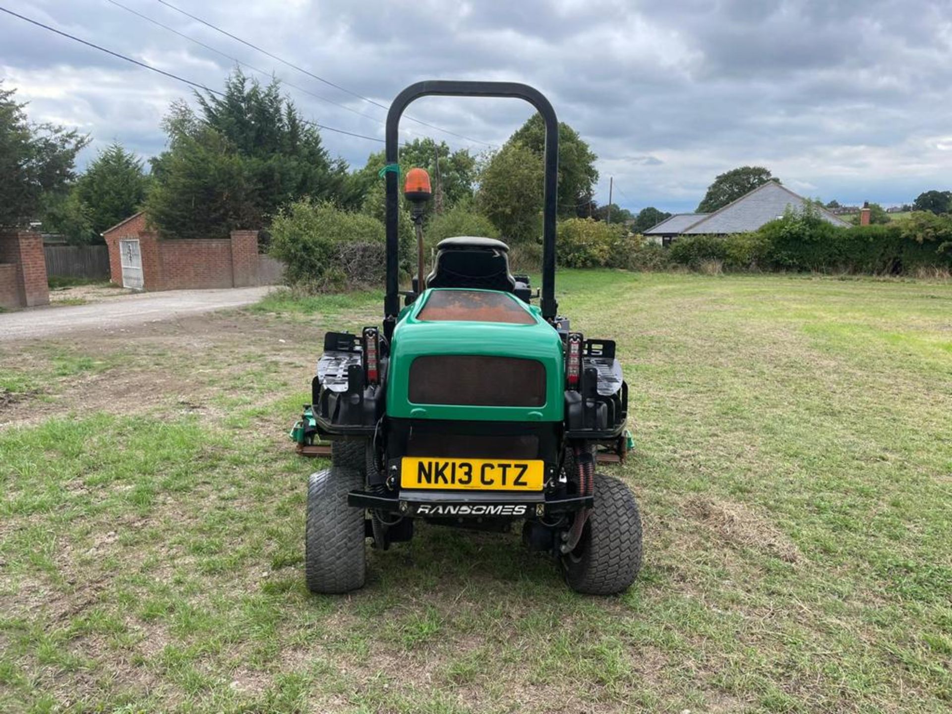 2013 Ransomes Parkway 3 4WD 3 Gang Cylinder Mower *PLUS VAT* - Image 11 of 12