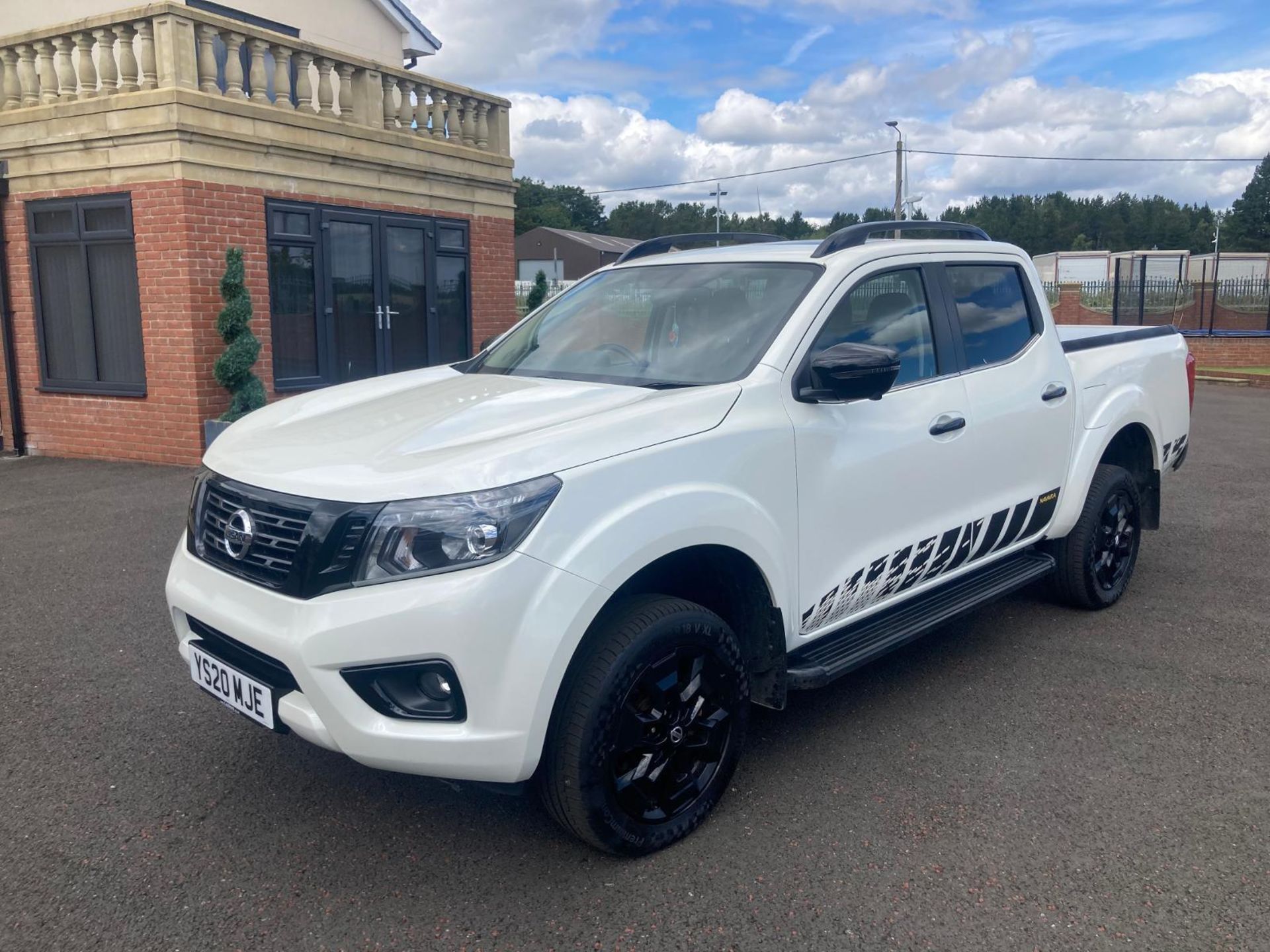 2020 NISSAN NAVARA N-GUARD DCI AUTO WHITE PICK UP *PLUS VAT*