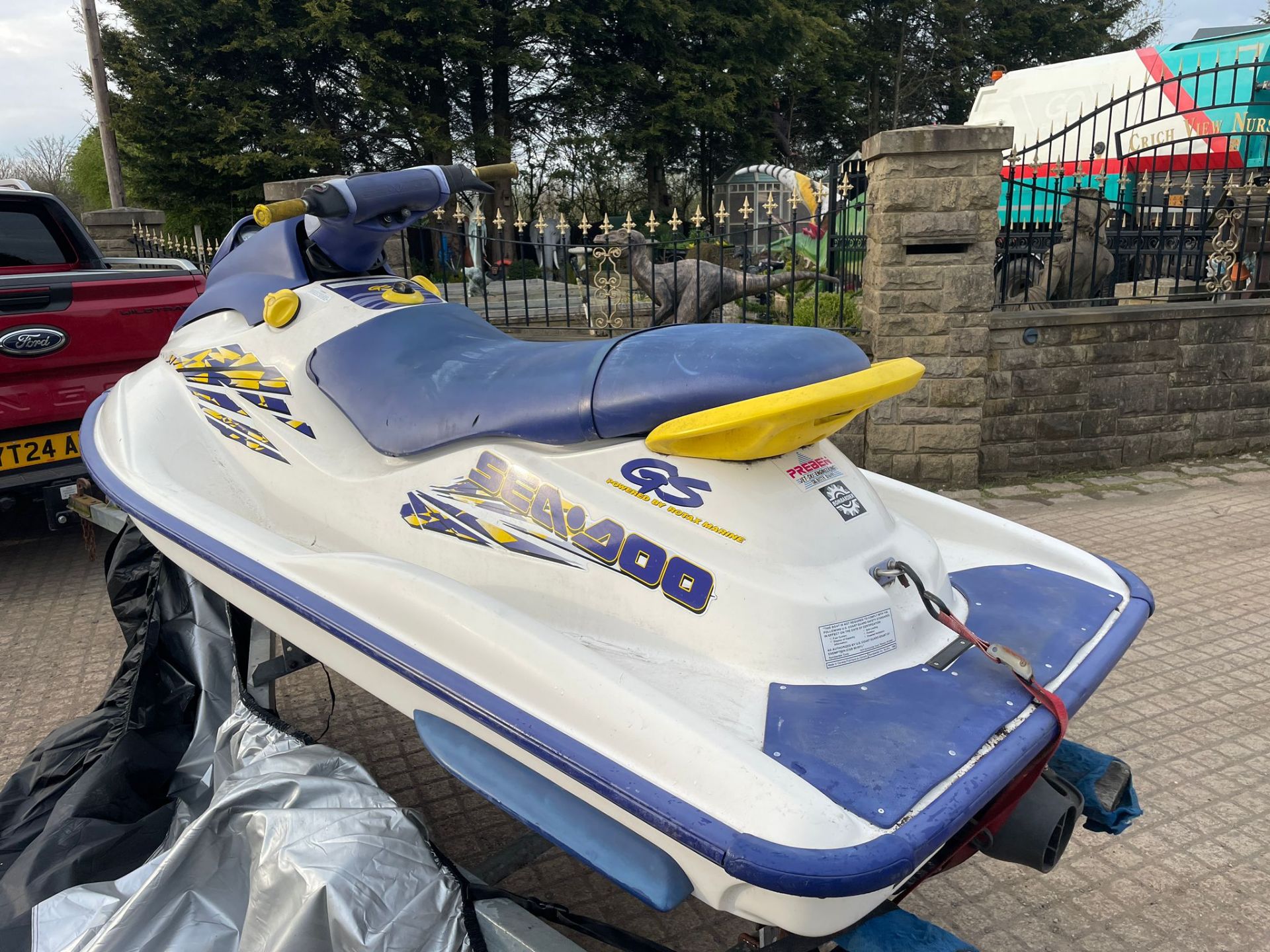 SEA-DOO GS BOMBARDIER PETROL JETSKI WITH SINGLE AXLE TRAILER AND COVER *PLUS VAT* - Image 5 of 12