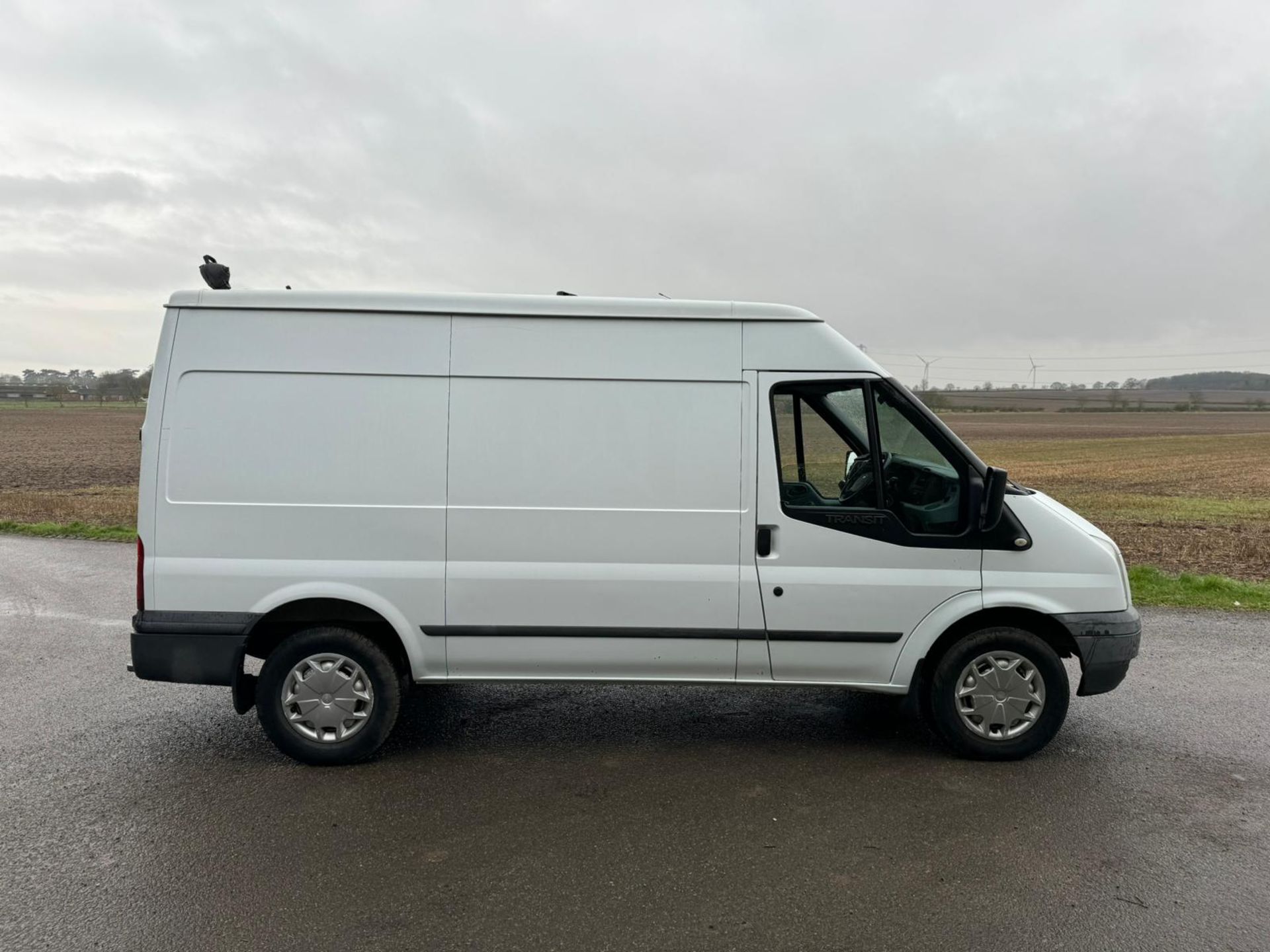 2012/12 REG FORD TRANSIT 125 T350 TREND RWD 2.2 DIESEL WHITE PANEL VAN *NO VAT* - Image 7 of 11