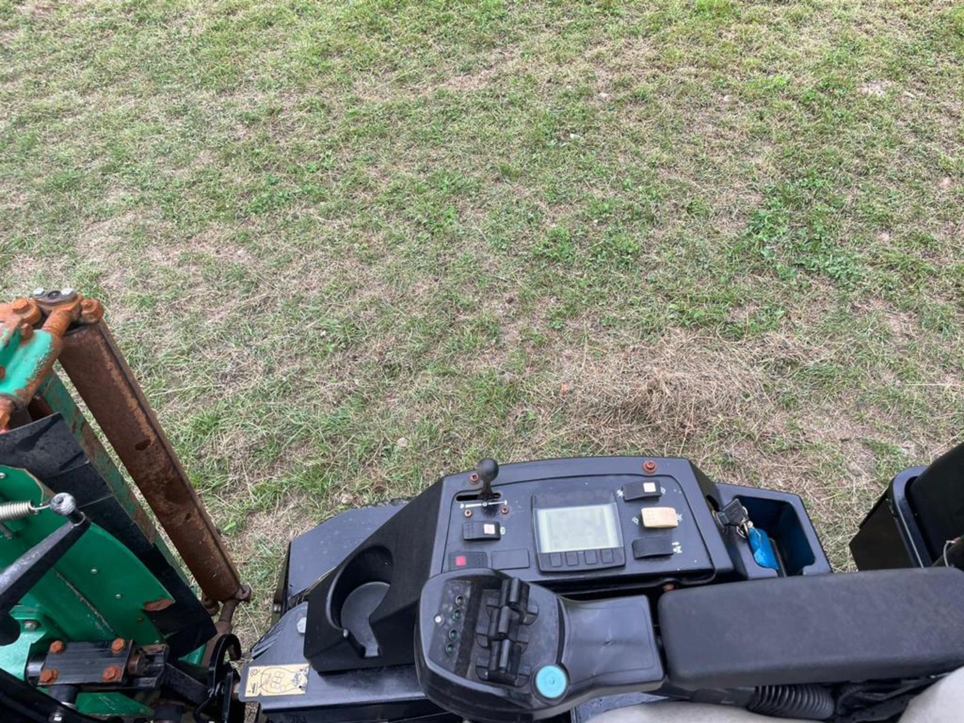 2013 Ransomes Parkway 3 4WD 3 Gang Cylinder Mower *PLUS VAT* - Image 5 of 12