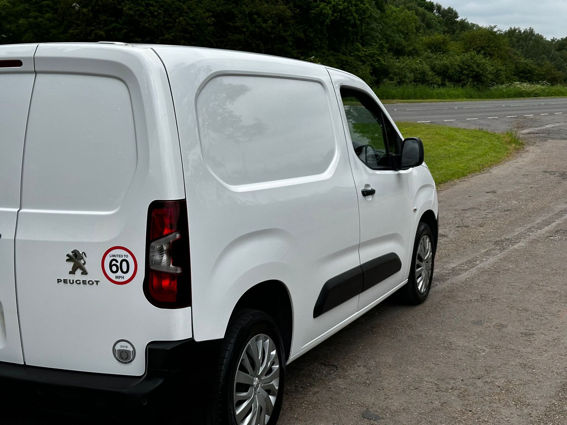 2020 PEUGEOT PARTNER PROFESSIONAL L1 BHDI WHITE PANEL VAN - LOW MILES *NO VAT* - Image 15 of 30