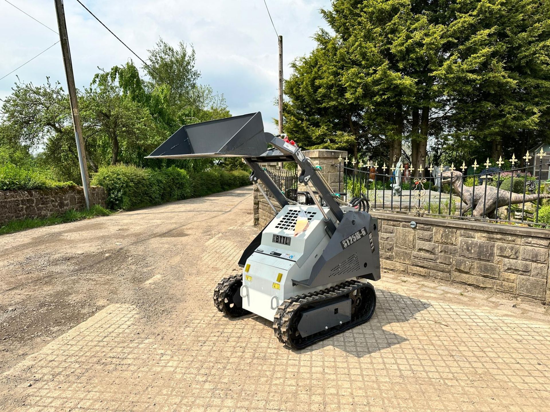 NEW/UNUSED BTTL ST25M-6 COMPACT TRACKED SKIDSTEER LOADER *PLUS VAT* - Image 6 of 18