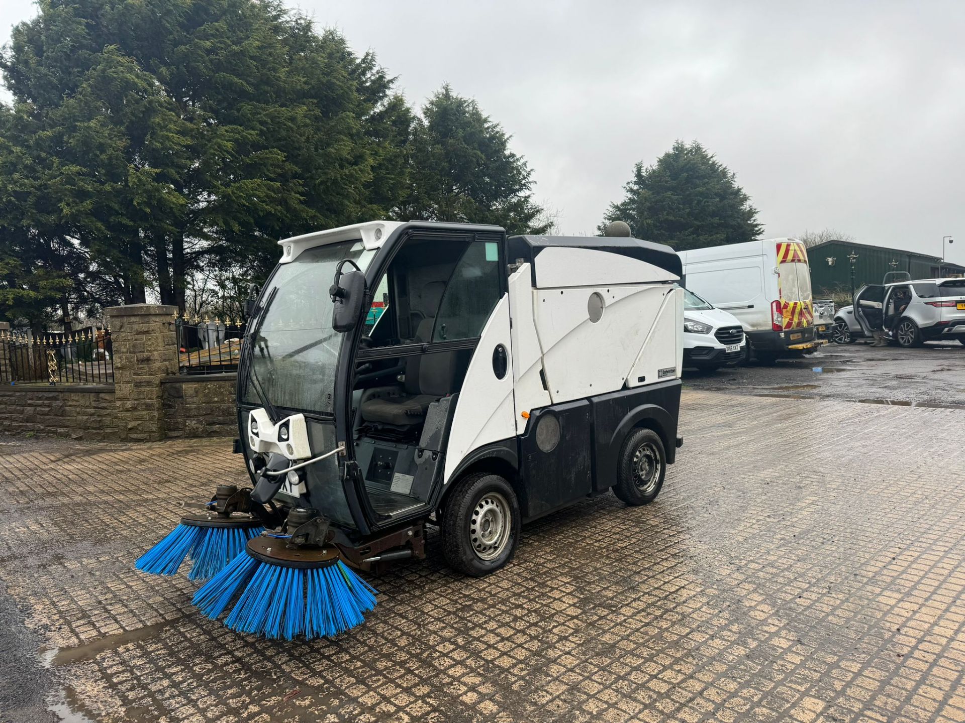 2012 JOHNSTON CN101 COMPACT ROAD SWEEPER *PLUS VAT* - Image 5 of 15