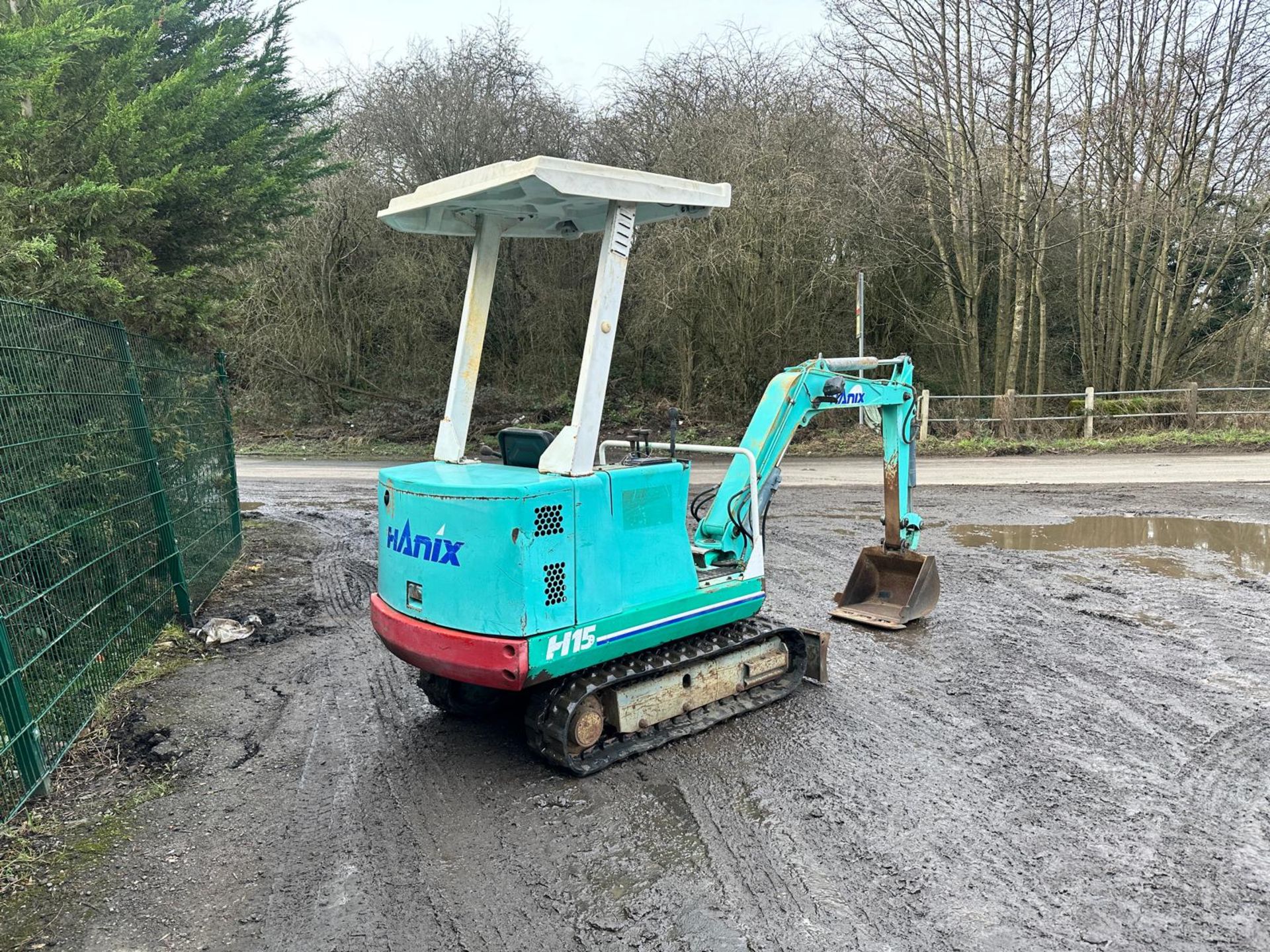 HANIX H15 MINI EXCAVATOR *PLUS VAT* - Image 5 of 10