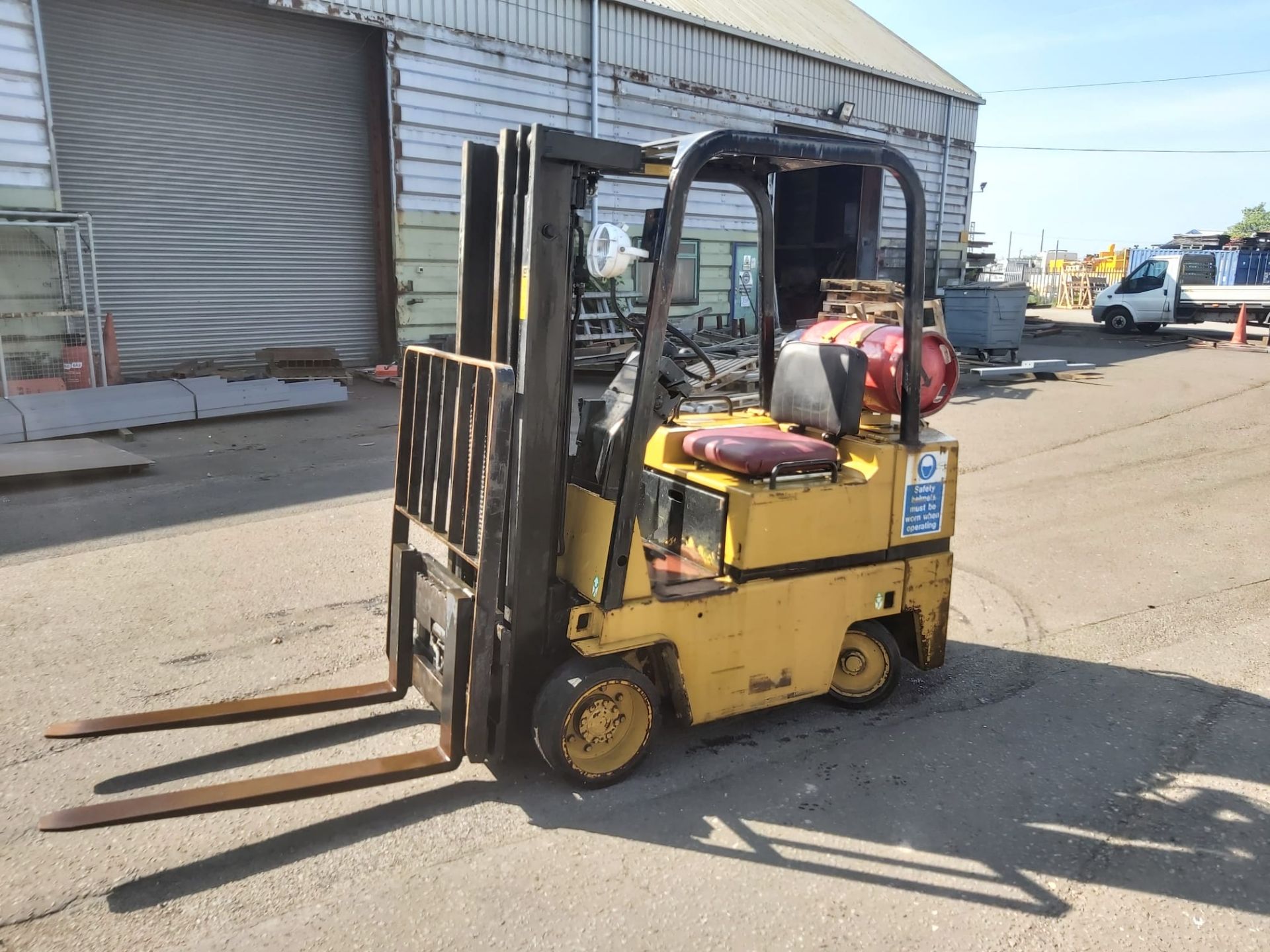 CATERPILLAR T35D GAS POWERED FORKLIFT *NO VAT* - Image 4 of 9