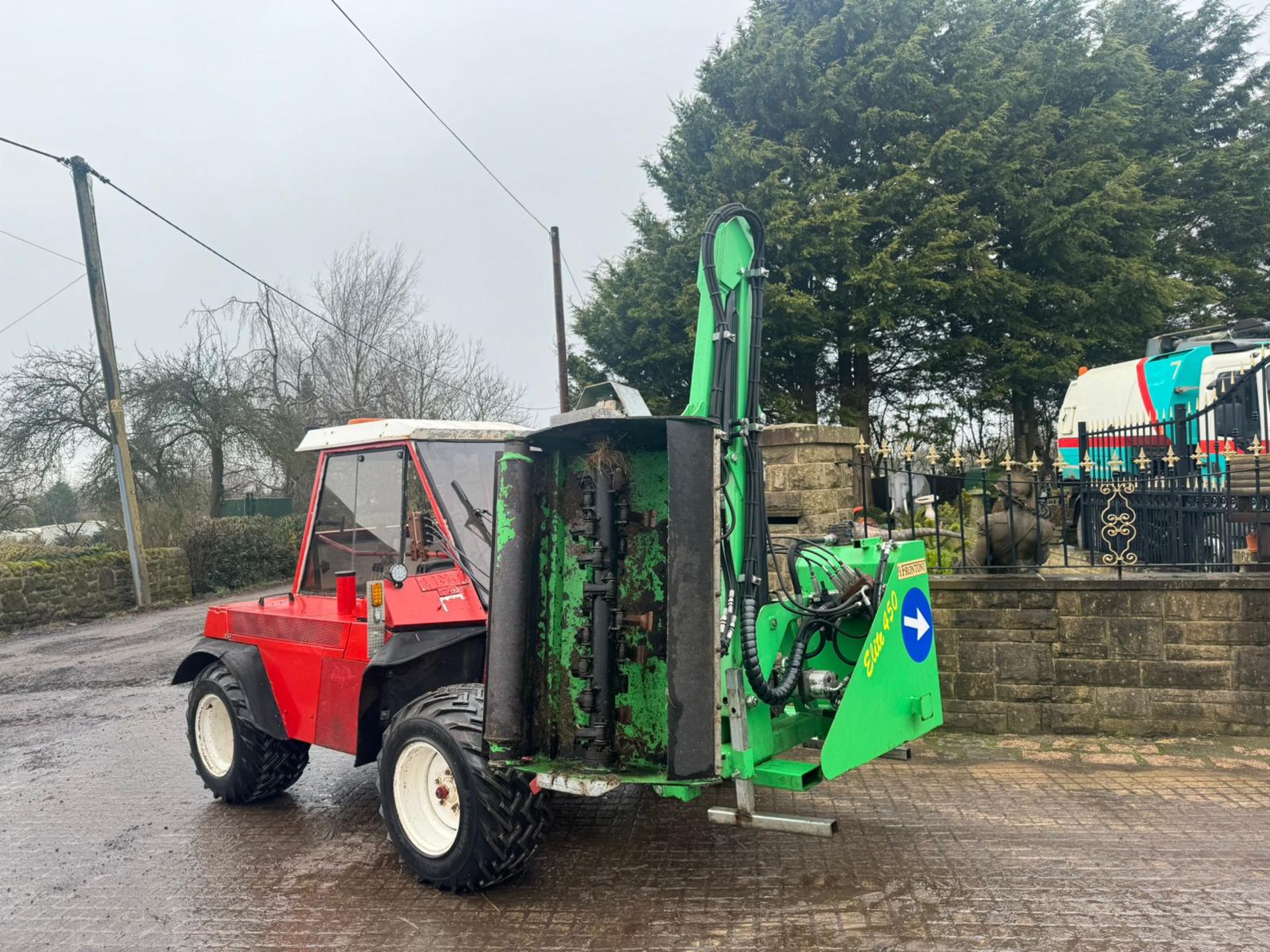 AEBI TERRATRAC TT80 4WD BANK/SLOPE TRACTOR WITH 2017 FRONTONI ELITE 450 HEDGE CUTTER *NO VAT* - Image 9 of 17