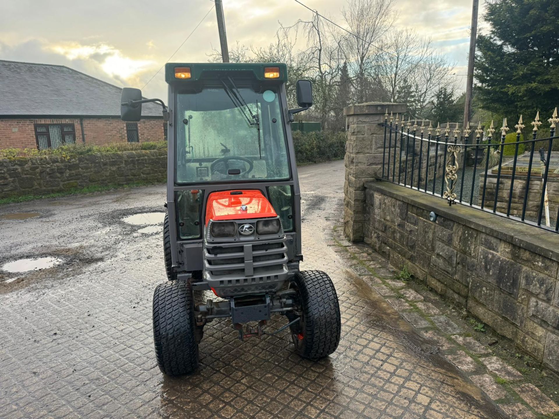 KUBOTA B2400 COMPACT TRACTOR *PLUS VAT* - Image 4 of 12