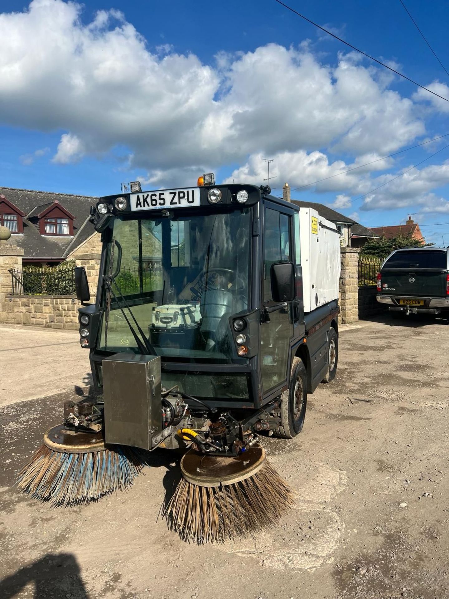 2015/65 SCHMIDT SWINGO 200+ ROAD SWEEPER *PLUS VAT* - Image 2 of 13