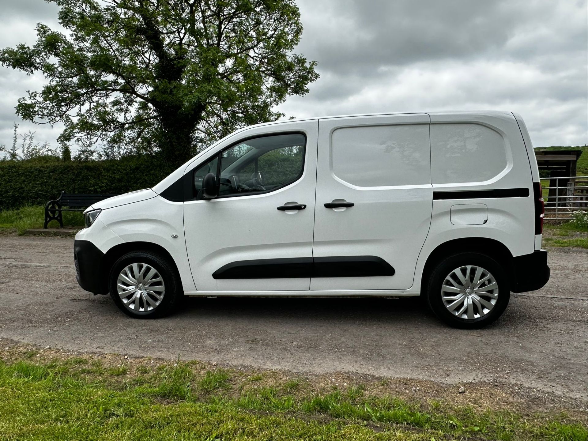 2020 PEUGEOT PARTNER PROFESSIONAL L1 BHDI WHITE PANEL VAN - LOW MILES *NO VAT* - Image 6 of 30