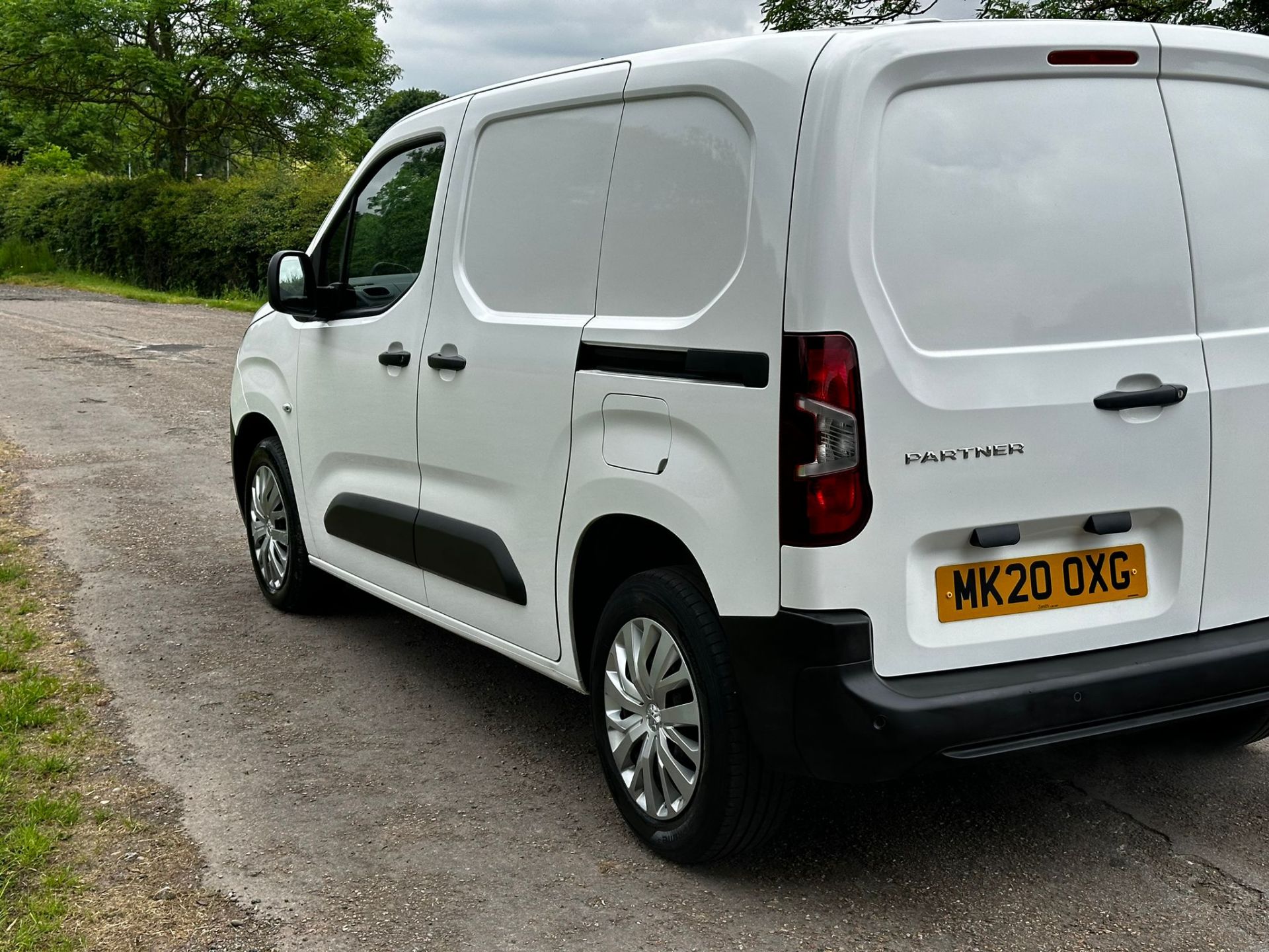 2020 PEUGEOT PARTNER PROFESSIONAL L1 BHDI WHITE PANEL VAN - LOW MILES *NO VAT* - Image 10 of 30