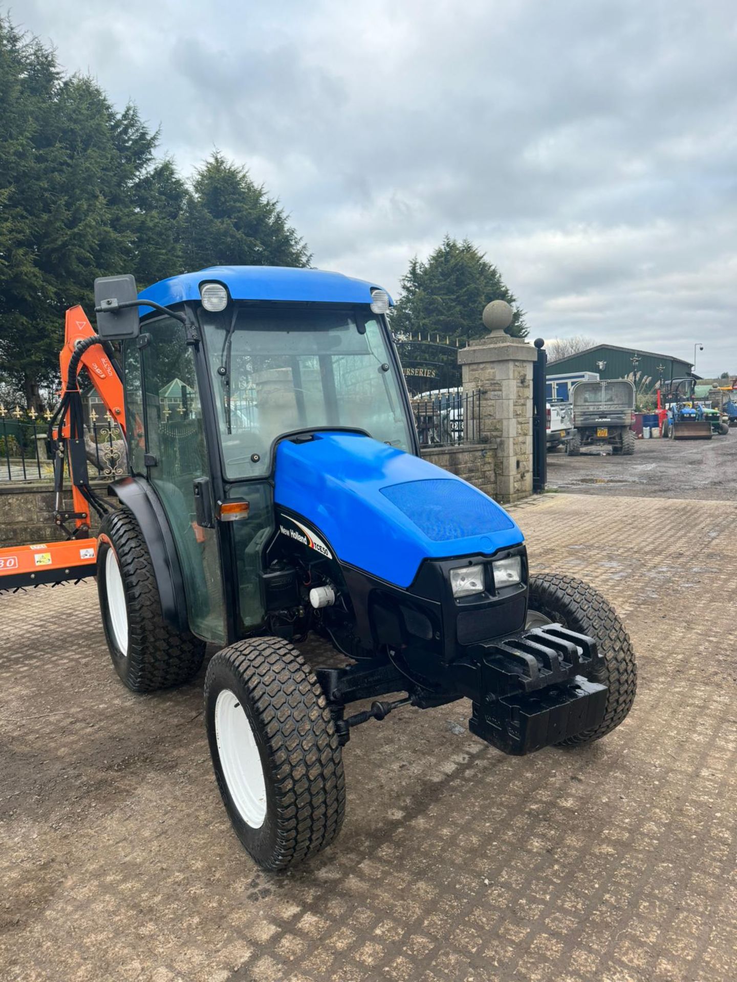 NEW HOLLAND TCE50 COMPACT TRACTOR WITH HEDGE CUTTER 50 HP TRACTOR *PLUS VAT* - Bild 5 aus 26