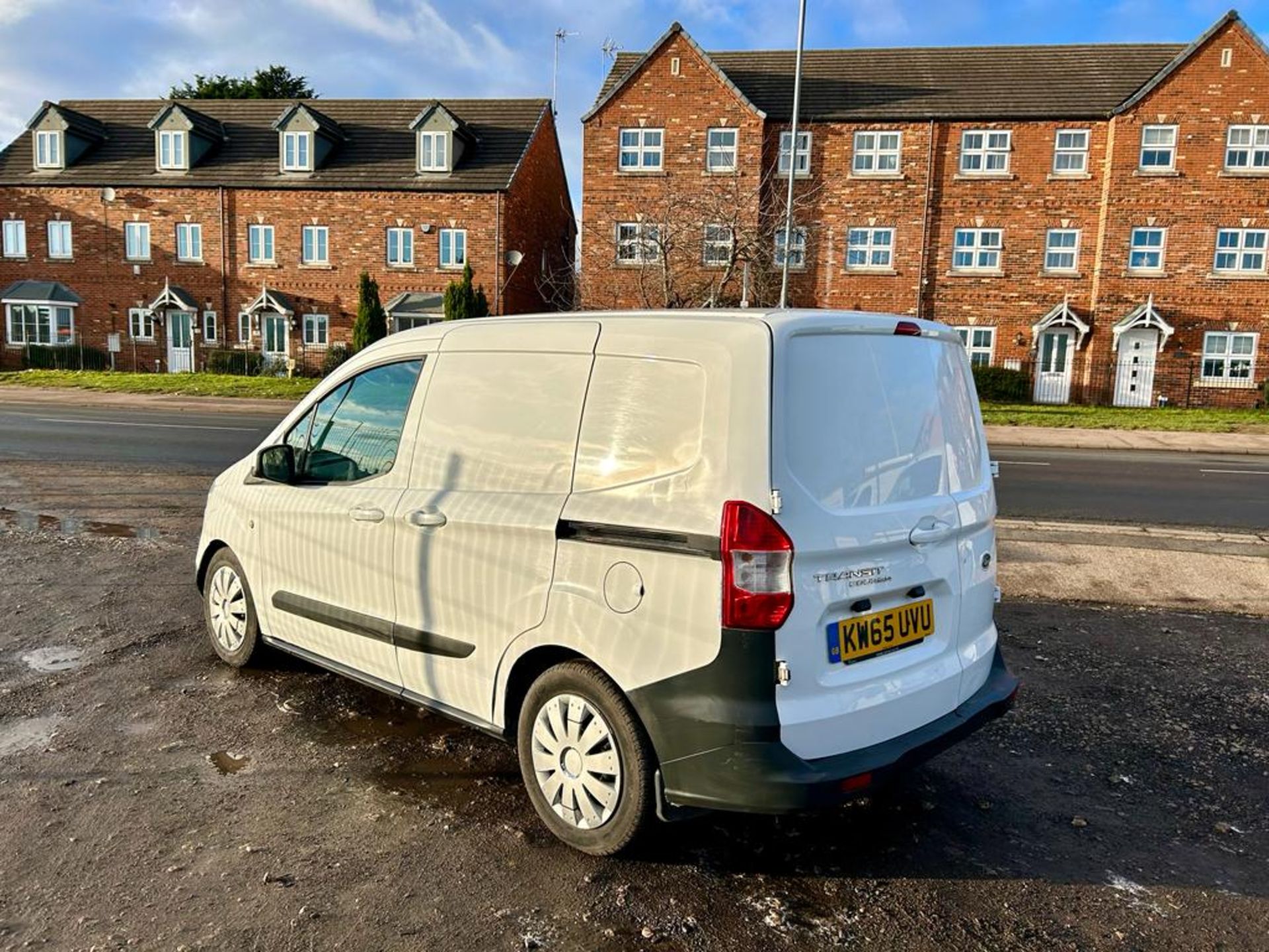 2016 FORD TRANSIT COURIER TREND TDCI WHITE PANEL VAN *NO VAT* - Image 5 of 15