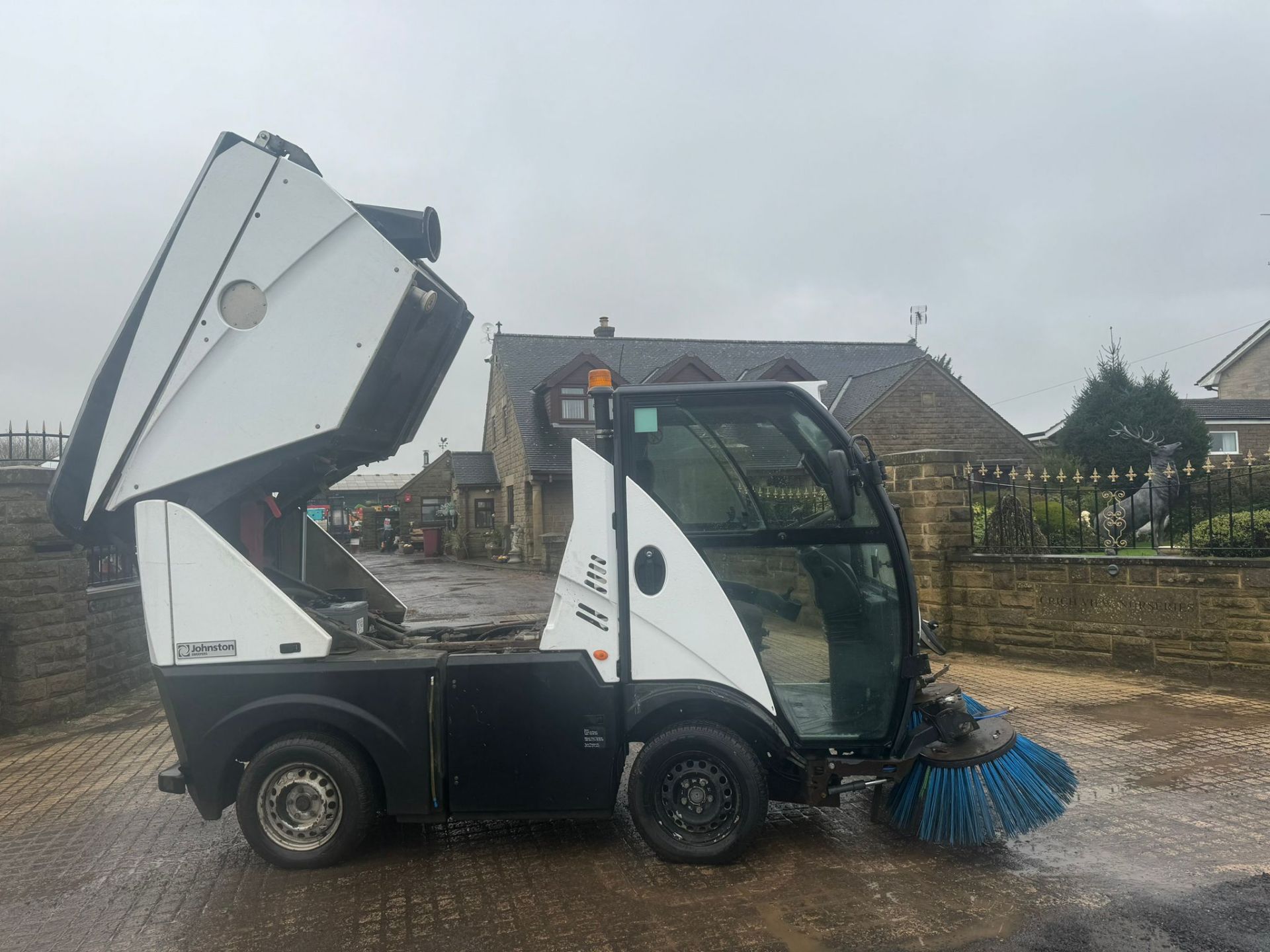 2012 JOHNSTON CN101 COMPACT ROAD SWEEPER *PLUS VAT* - Image 14 of 15
