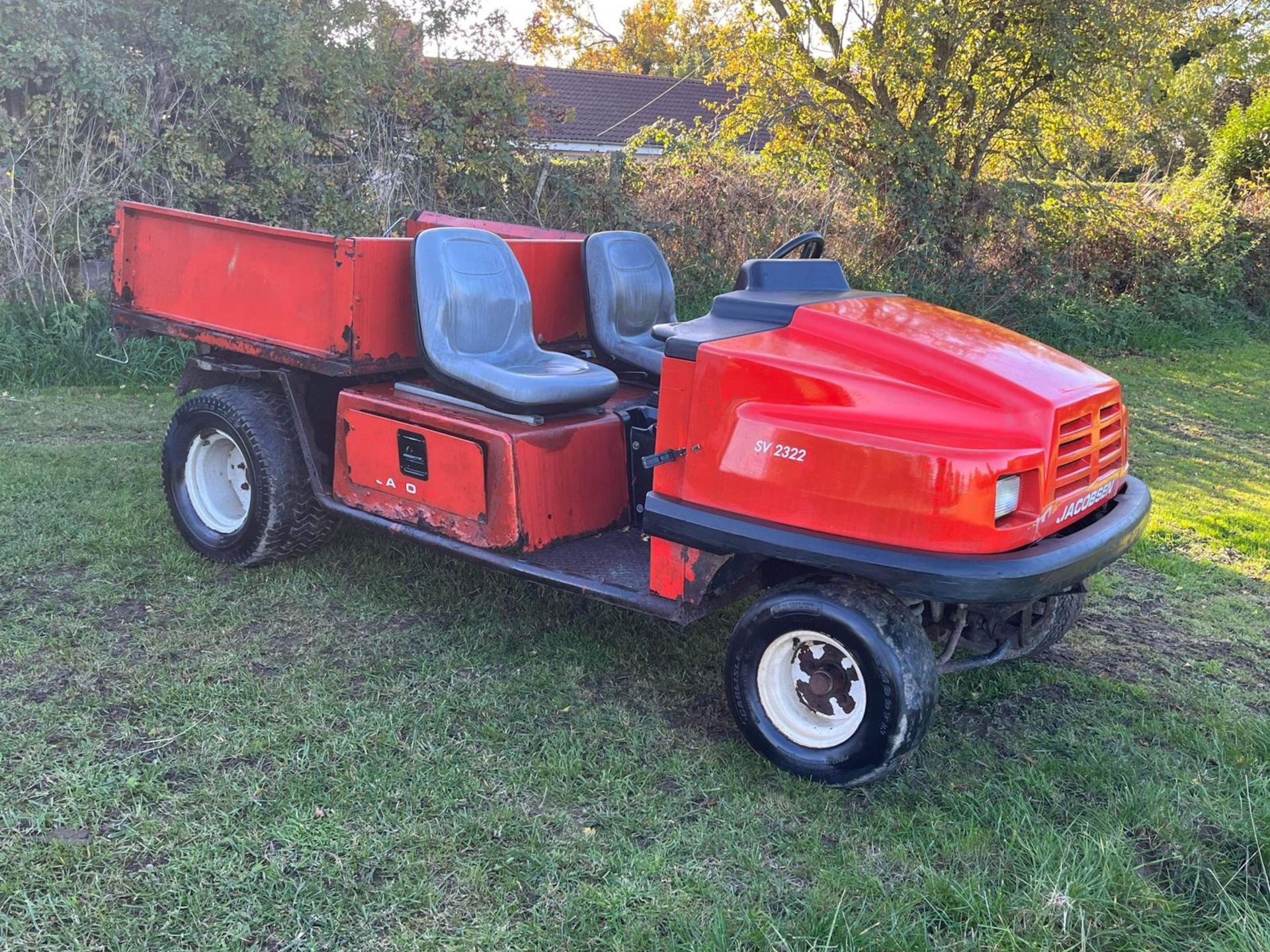 JACOBSEN SV2322 UTILITY VEHICLE - RUNS DRIVES AND TIPS *PLUS VAT* - Image 3 of 14
