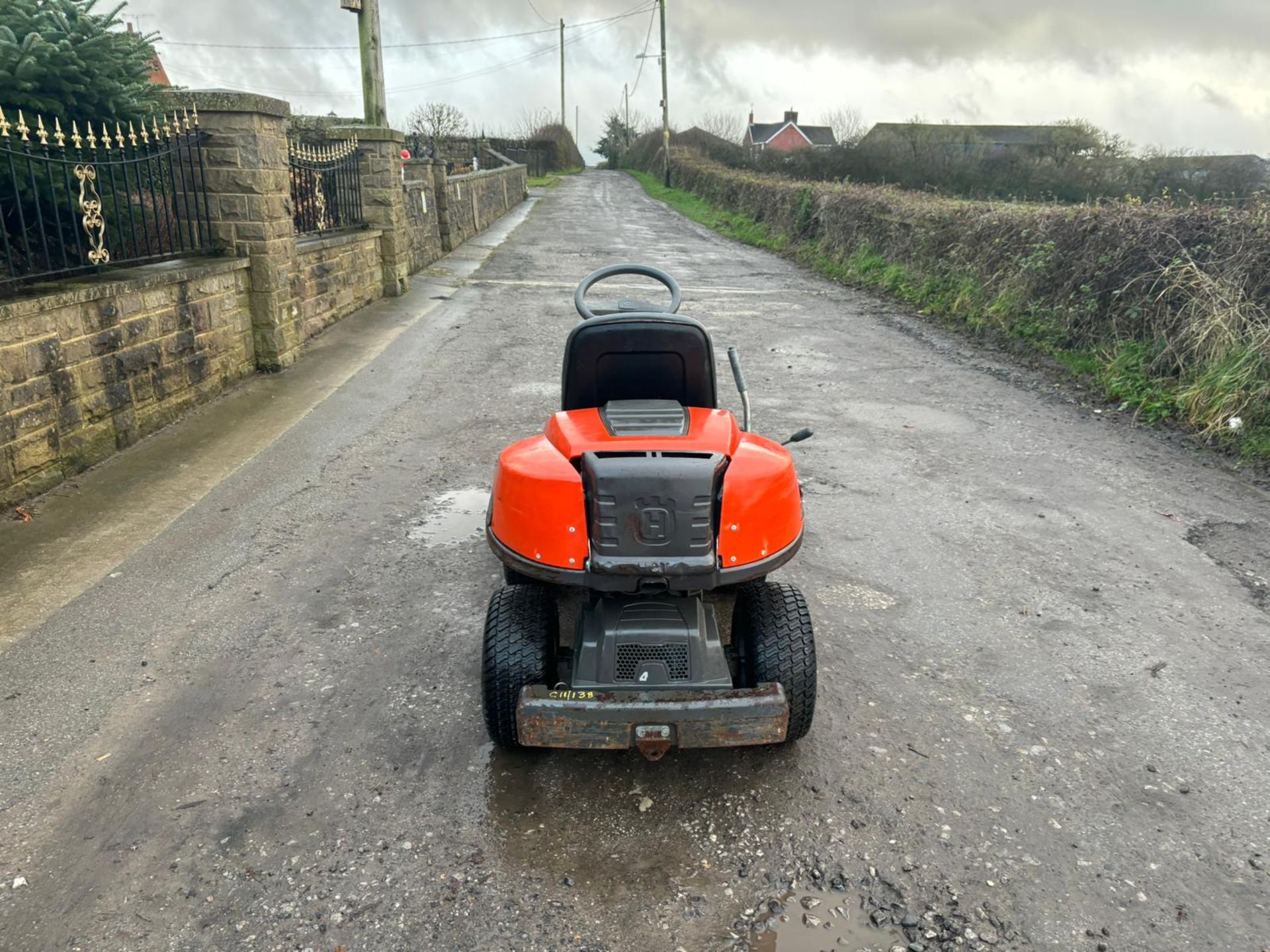 HUSQVARNA R18 AWD OUTFRONT RIDE ON LAWN MOWER *PLUS VAT* - Image 2 of 15
