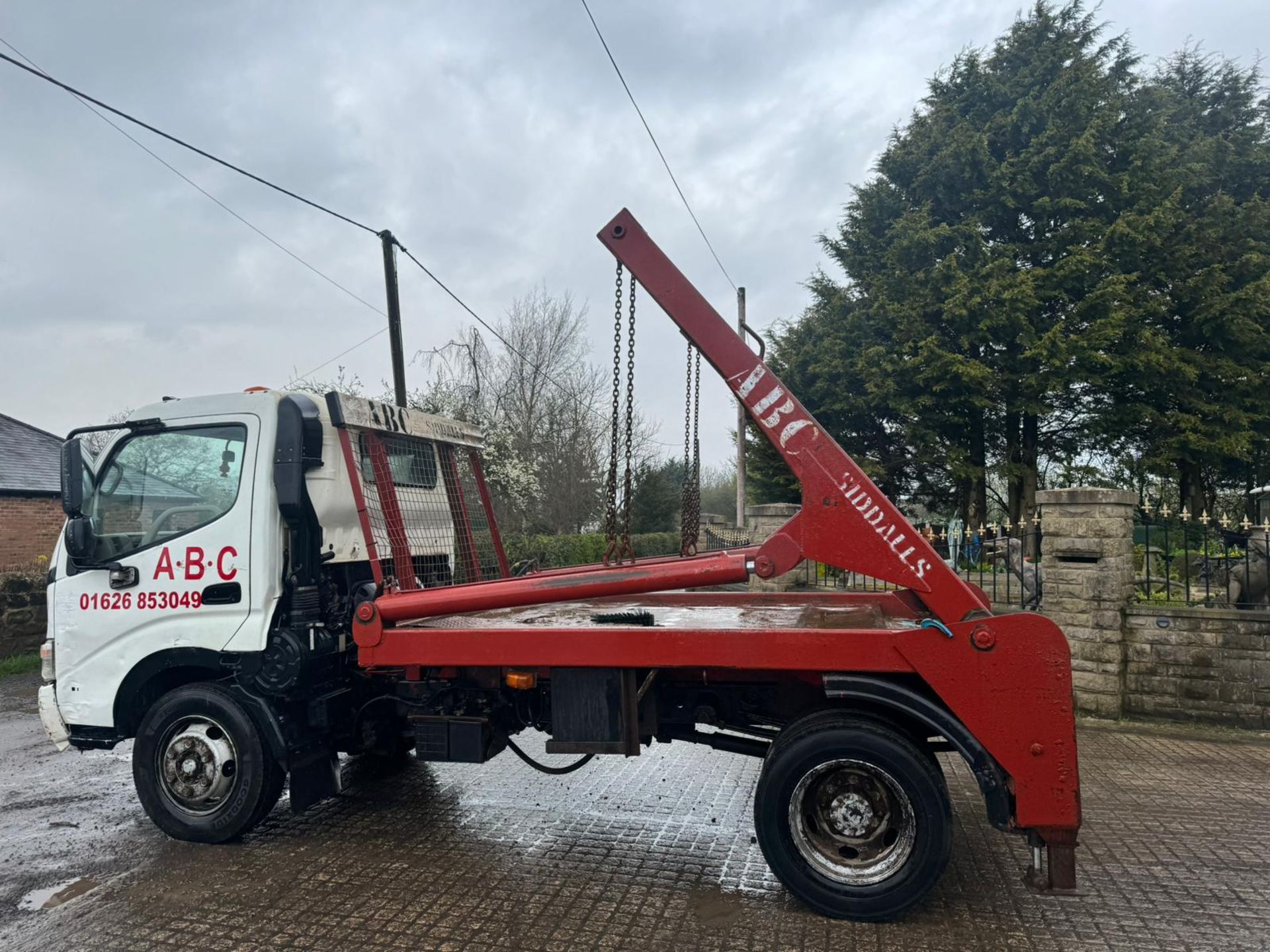 2012 HINO 300 SERIES SKIP LORRY *PLUS VAT* - Image 4 of 22