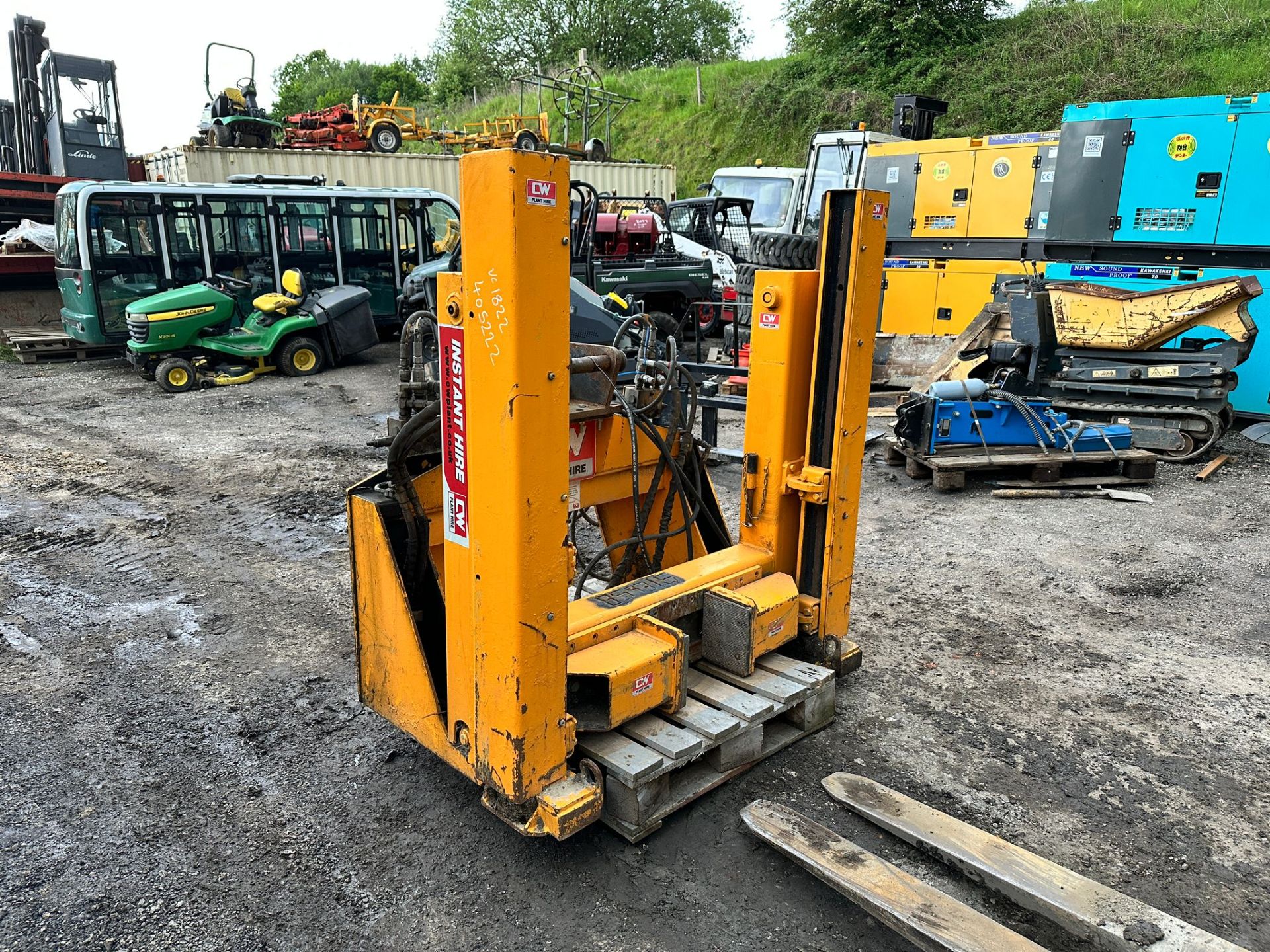 HYDRAULIC DRIVEN POST PULLER *PLUS VAT* - Image 2 of 9