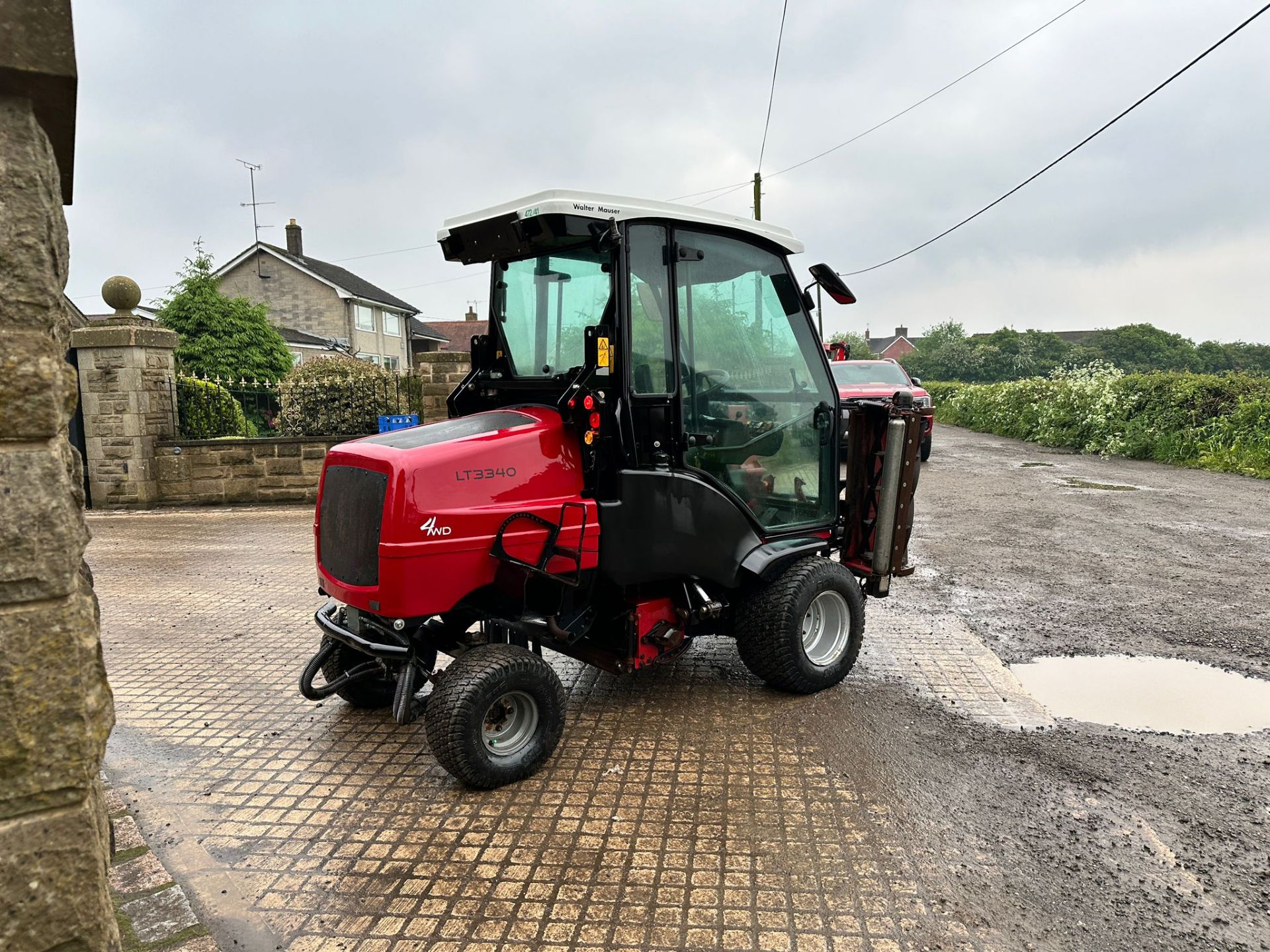 2013 TORO LT3340 4WD 3 GANG RIDE ON CYLINDER MOWER *PLUS VAT* - Image 8 of 15