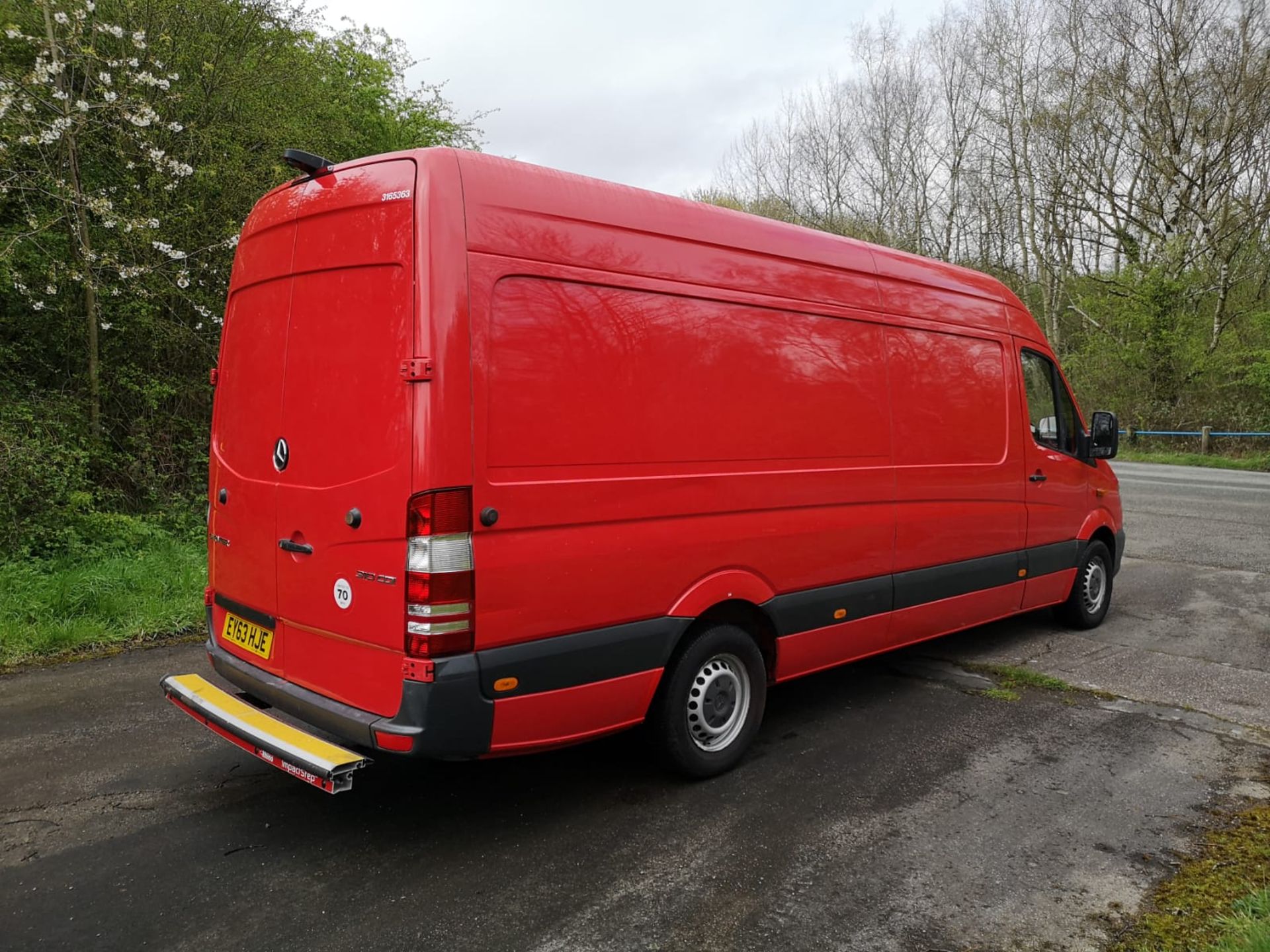 2013 MERCEDES-BENZ SPRINTER 310 CDI RED PANEL VAN *NO VAT* - Image 9 of 17