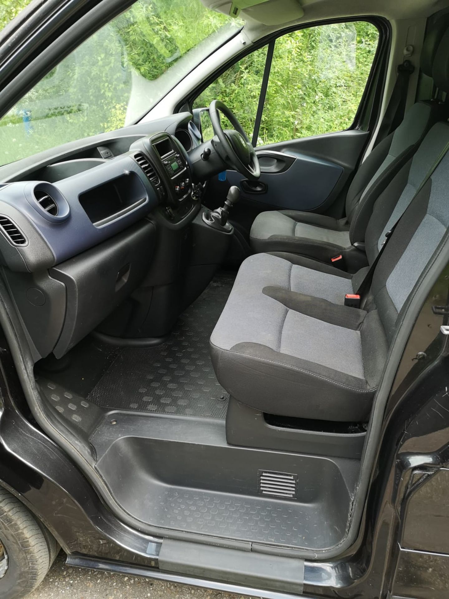 2017 VAUXHALL VIVARO 2700 CDTI BLACK PANEL VAN *NO VAT* - Image 17 of 17