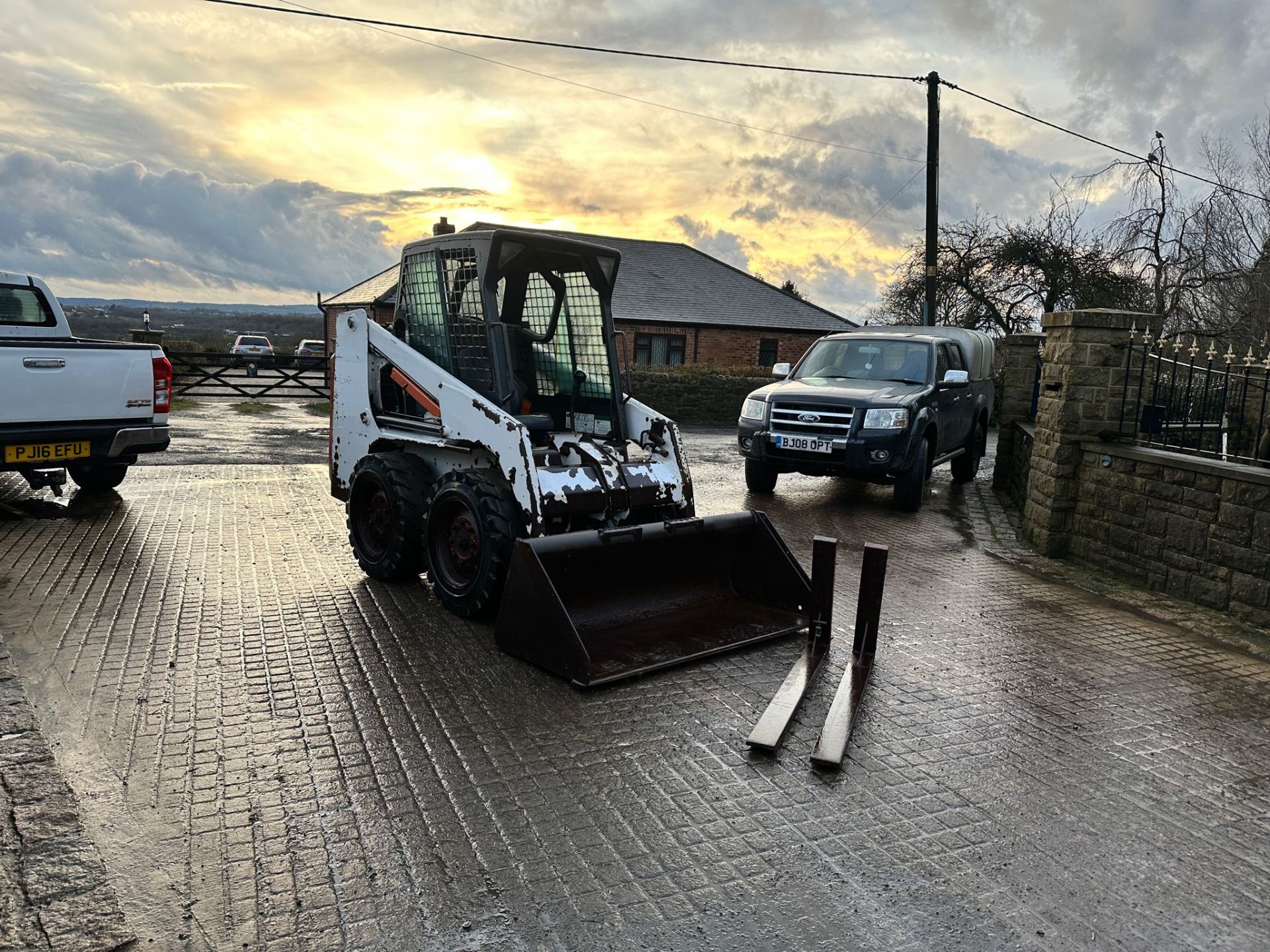 BOBCAT 753 WHEELED SKIDSTEER LOADER WITH BUCKET AND PALLET FORKS *PLUS VAT*