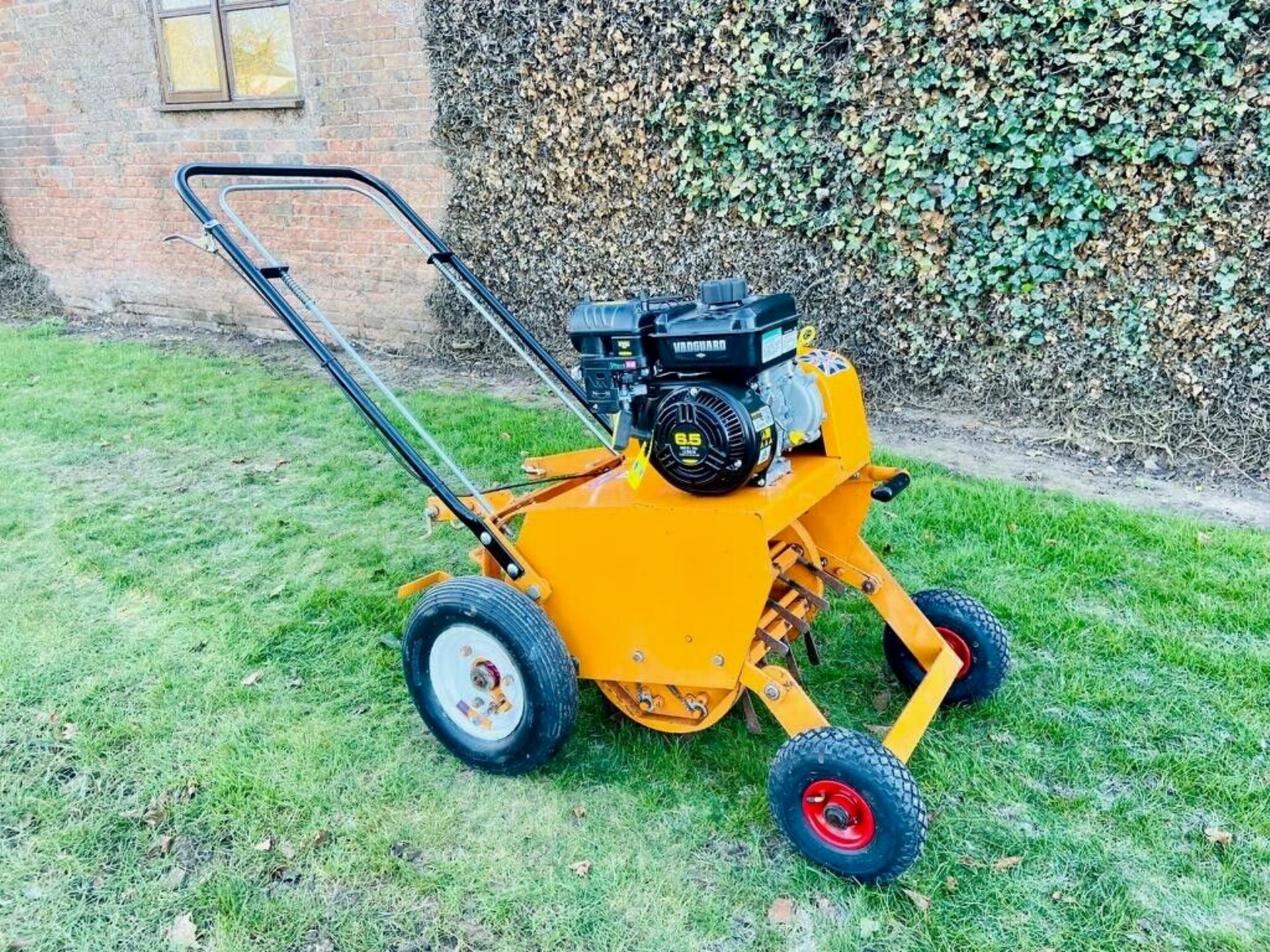 SISIS SUPATURFMAN 4 ROW PEDESTRIAN SPIKER, BRAND NEW ENGINE, FULLY SERVICED *PLUS VAT*