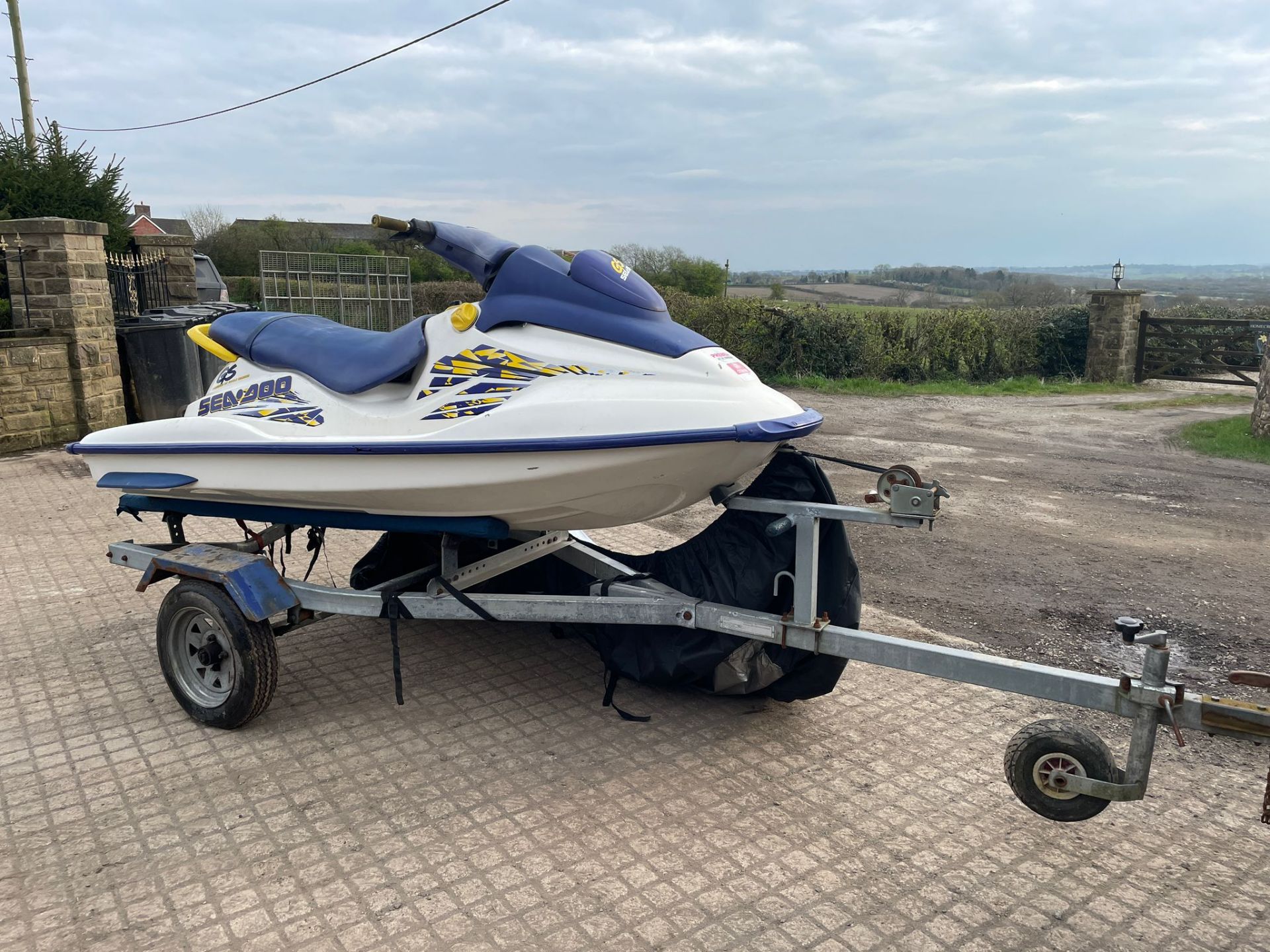 SEA-DOO GS BOMBARDIER PETROL JETSKI WITH SINGLE AXLE TRAILER AND COVER *PLUS VAT*