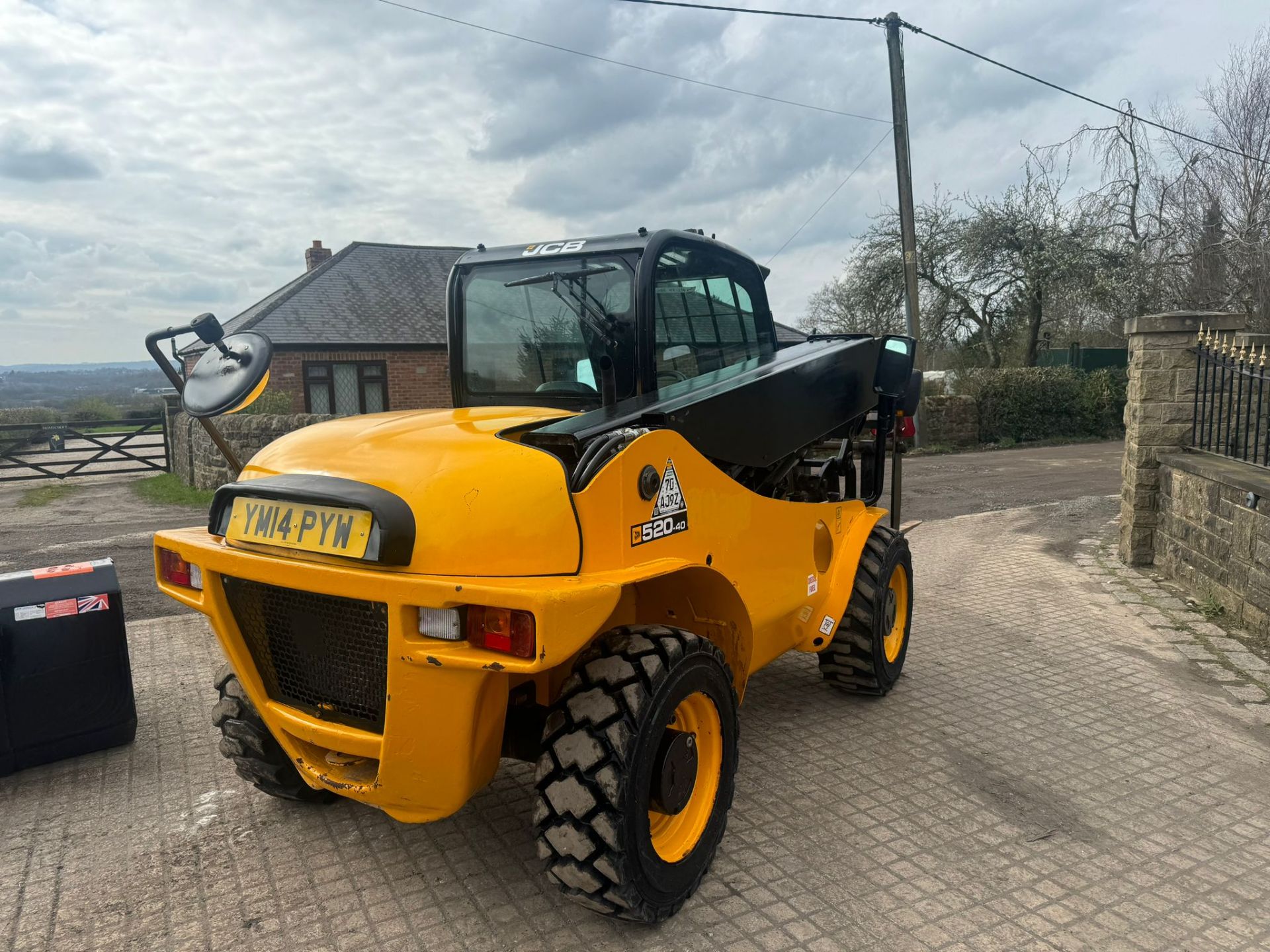 JCB 520-50 2 TON DIESEL TELESCOPIC TELEHANDLER BUCKET AND FORKS *PLUS VAT* - Image 14 of 27