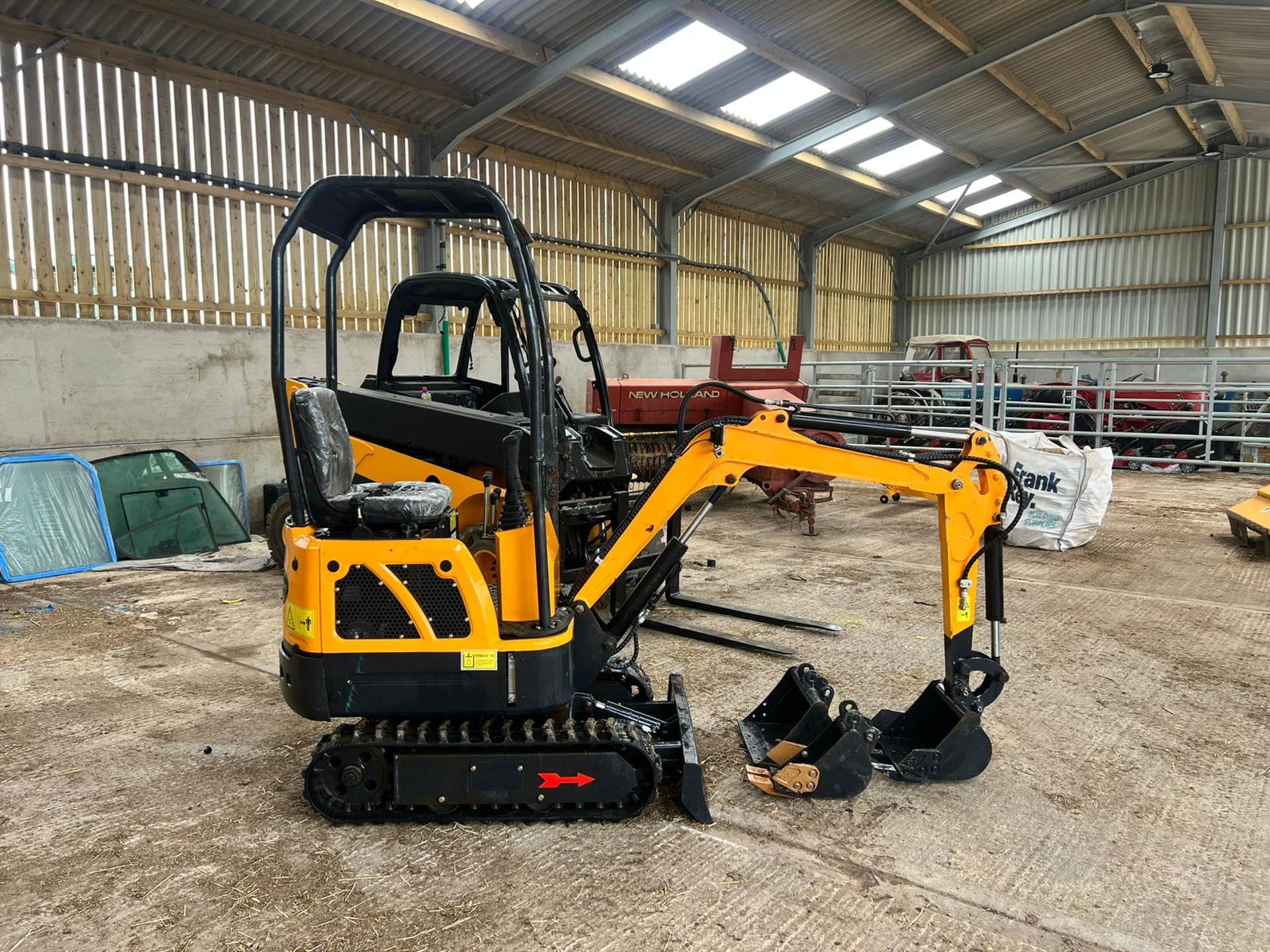 UNUSED LM10 1 TON MINI DIGGER - READY FOR WORK / READY TO GO! *PLUS VAT* - Image 5 of 8