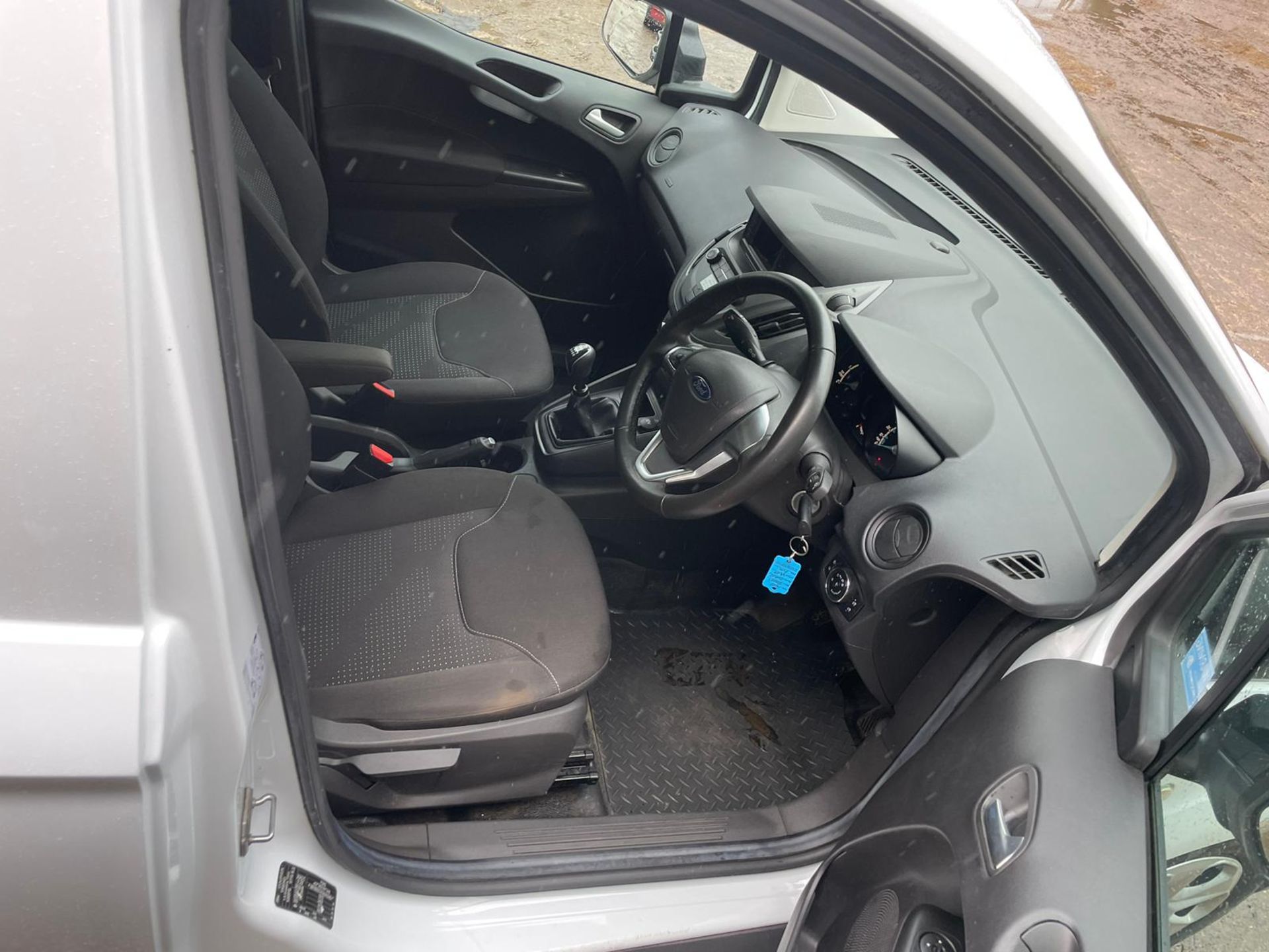 2019/68 REG FORD TRANSIT COURIER TREND TDCI 1.5 DIESEL MANUAL PANEL VAN, SHOWING 1 FORMER KEEPER - Image 10 of 13