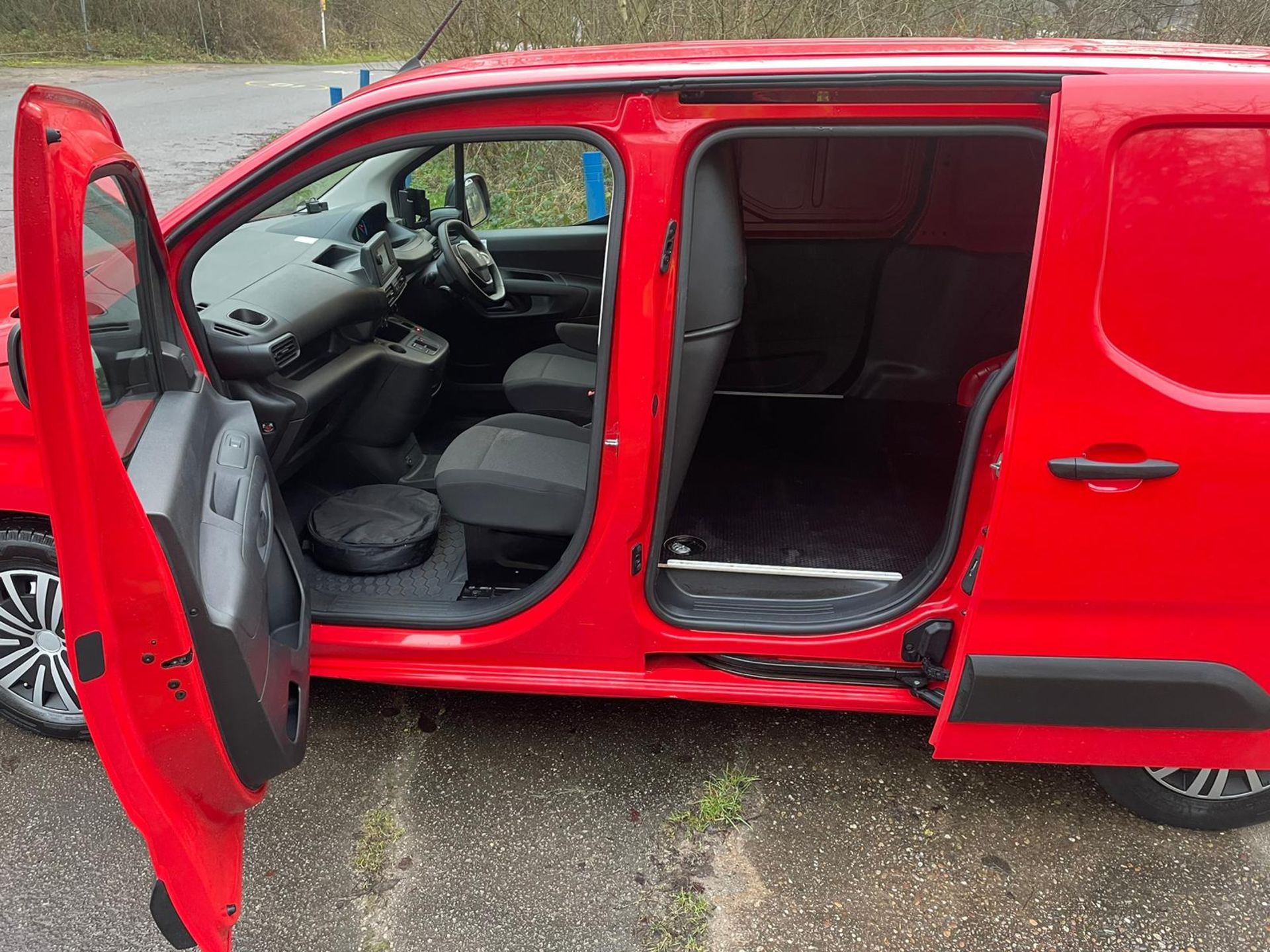 4K MILES! 2022/71 REG PEUGEOT PARTNER S L2 EV ELECTRIC AUTOMATIC PANEL VAN, SHOWING 1 FORMER KEEPER - Image 14 of 26