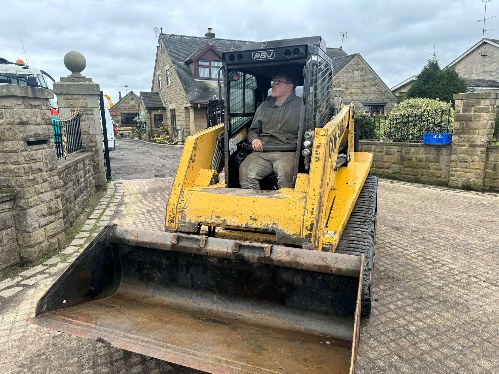 AVS RC100 POSI TRACK SKIDSTEER LOADER *PLUS VAT* - Image 12 of 15