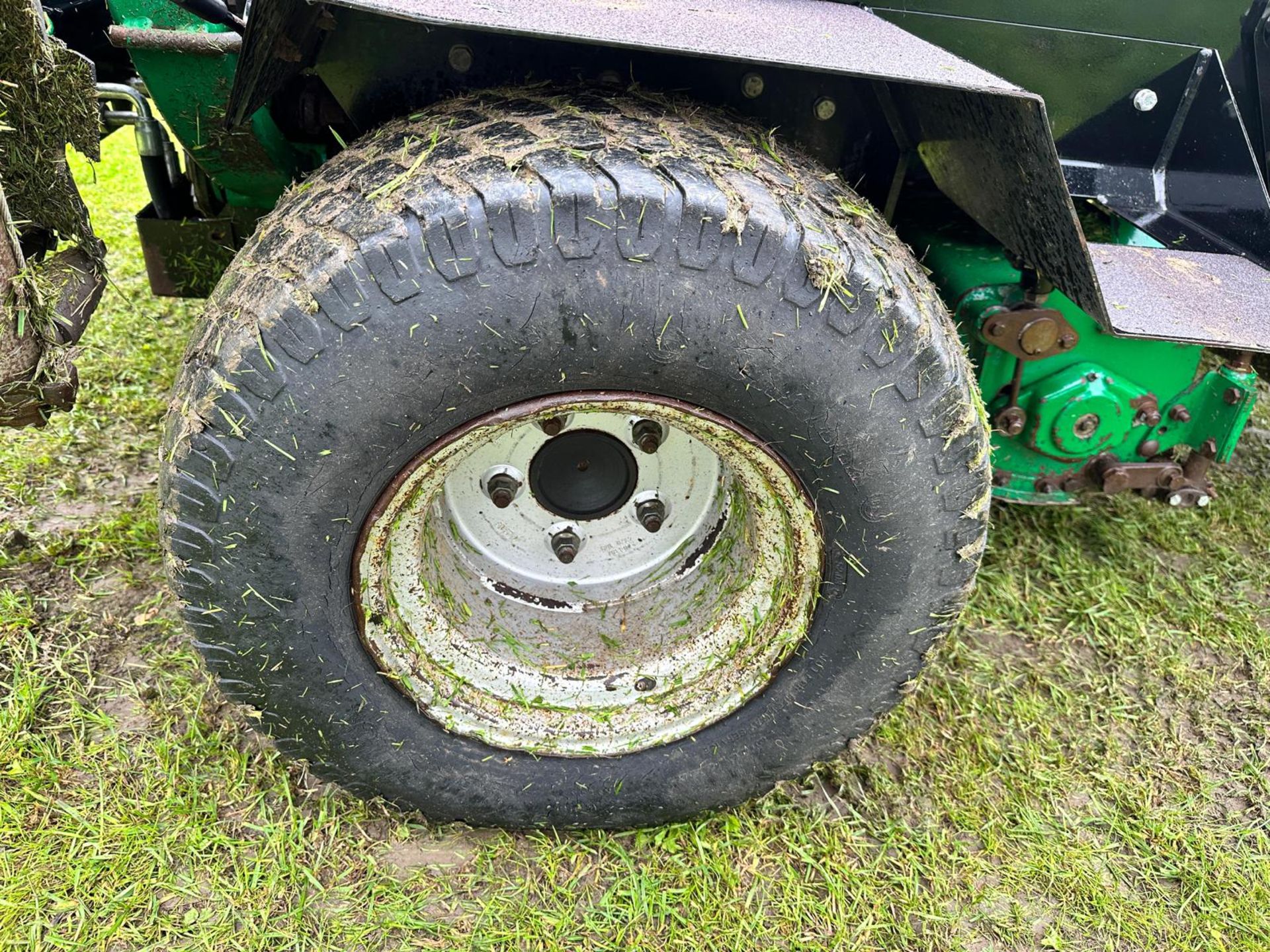 2010 RANSOMES PARKWAY 2250 PLUS 4WD 3 GANG CYLINDER MOWER *PLUS VAT* - Image 15 of 19