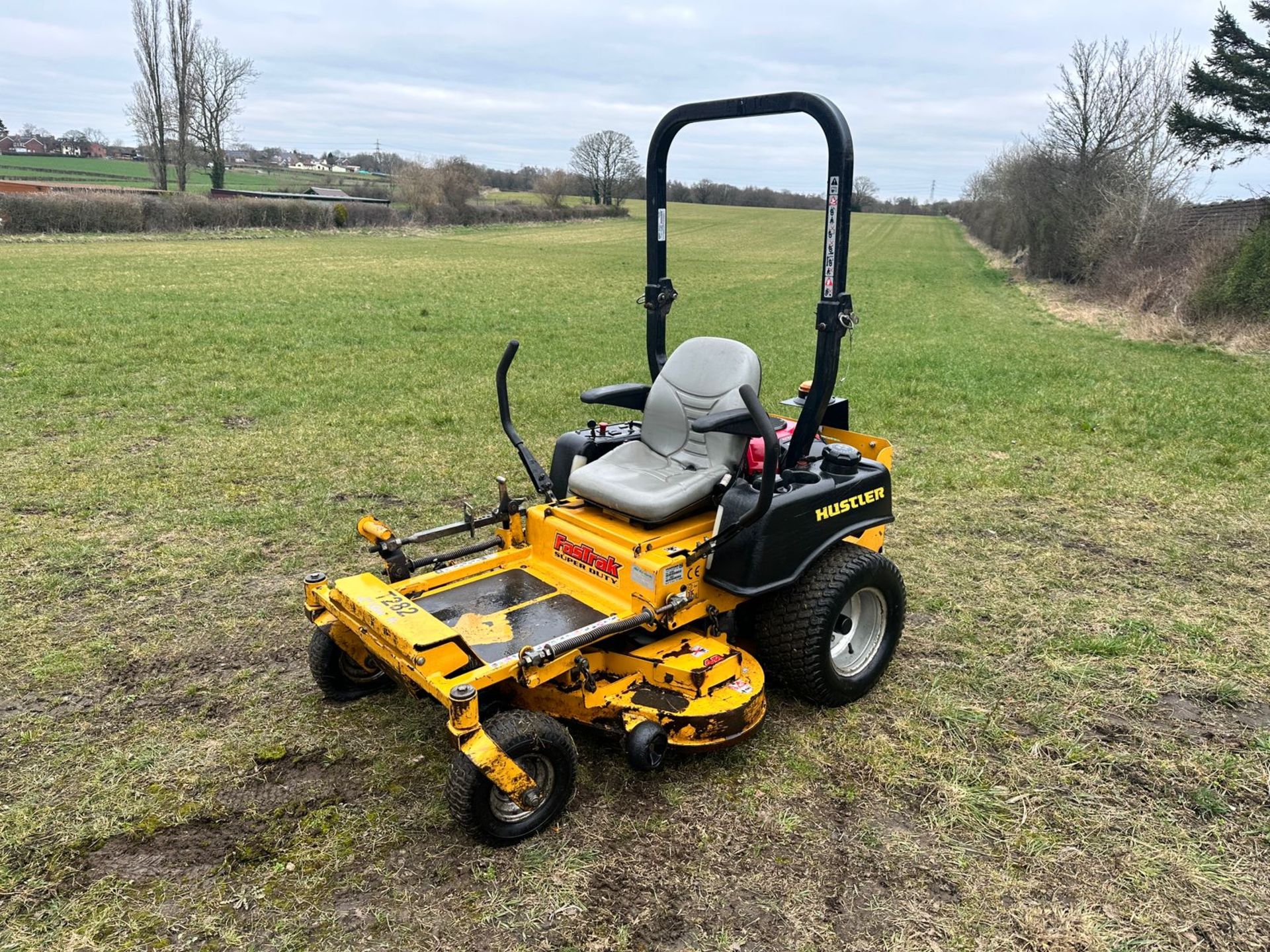 Hustler FastTrak Heavy Duty Zero Turn Ride On Mower *PLUS VAT* - Bild 7 aus 11