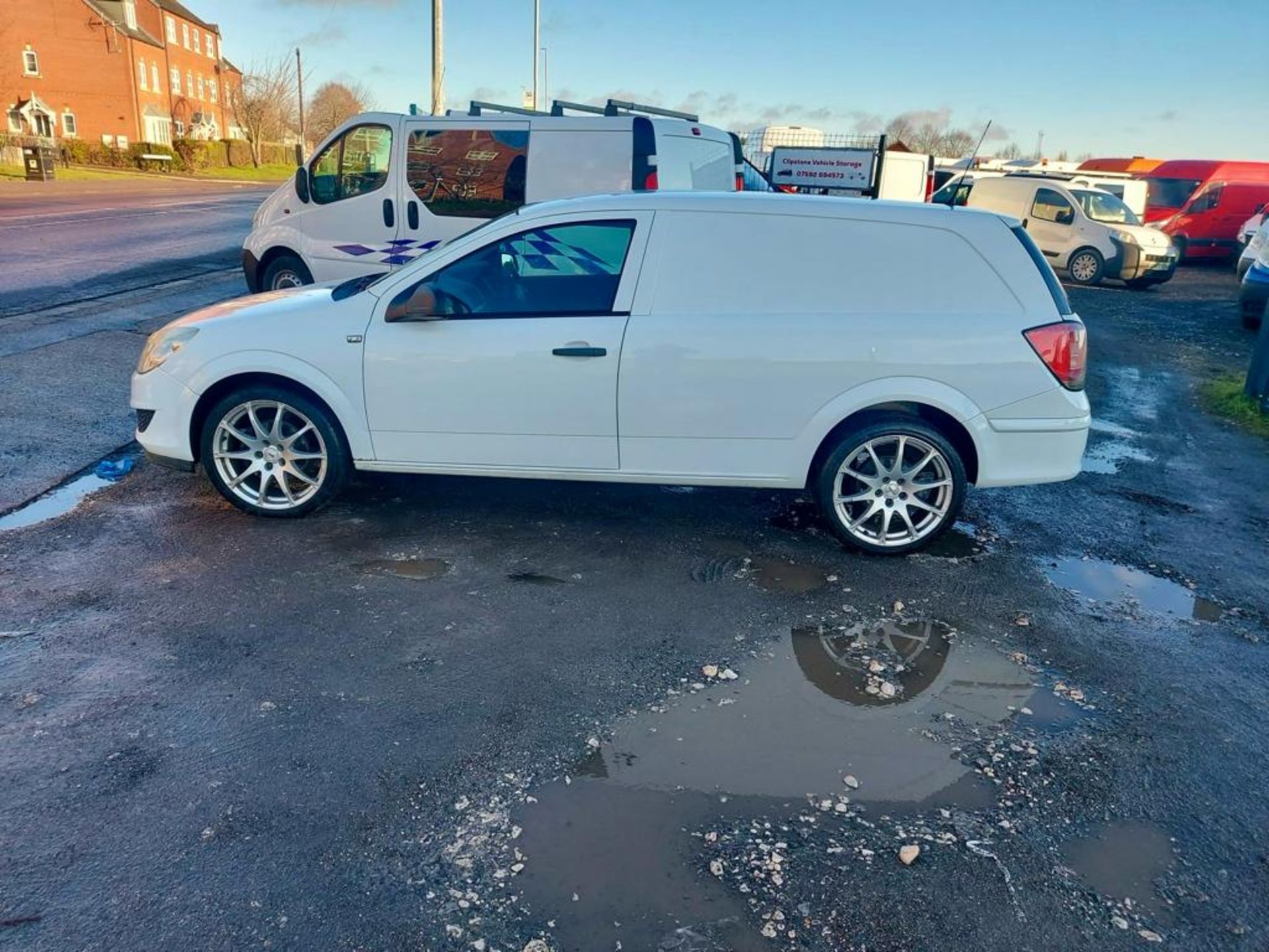 2013 VAUXHALL ASTRA CLUB ECOFLEX WHITE CAR DERIVED VAN *NO VAT* - Image 6 of 10