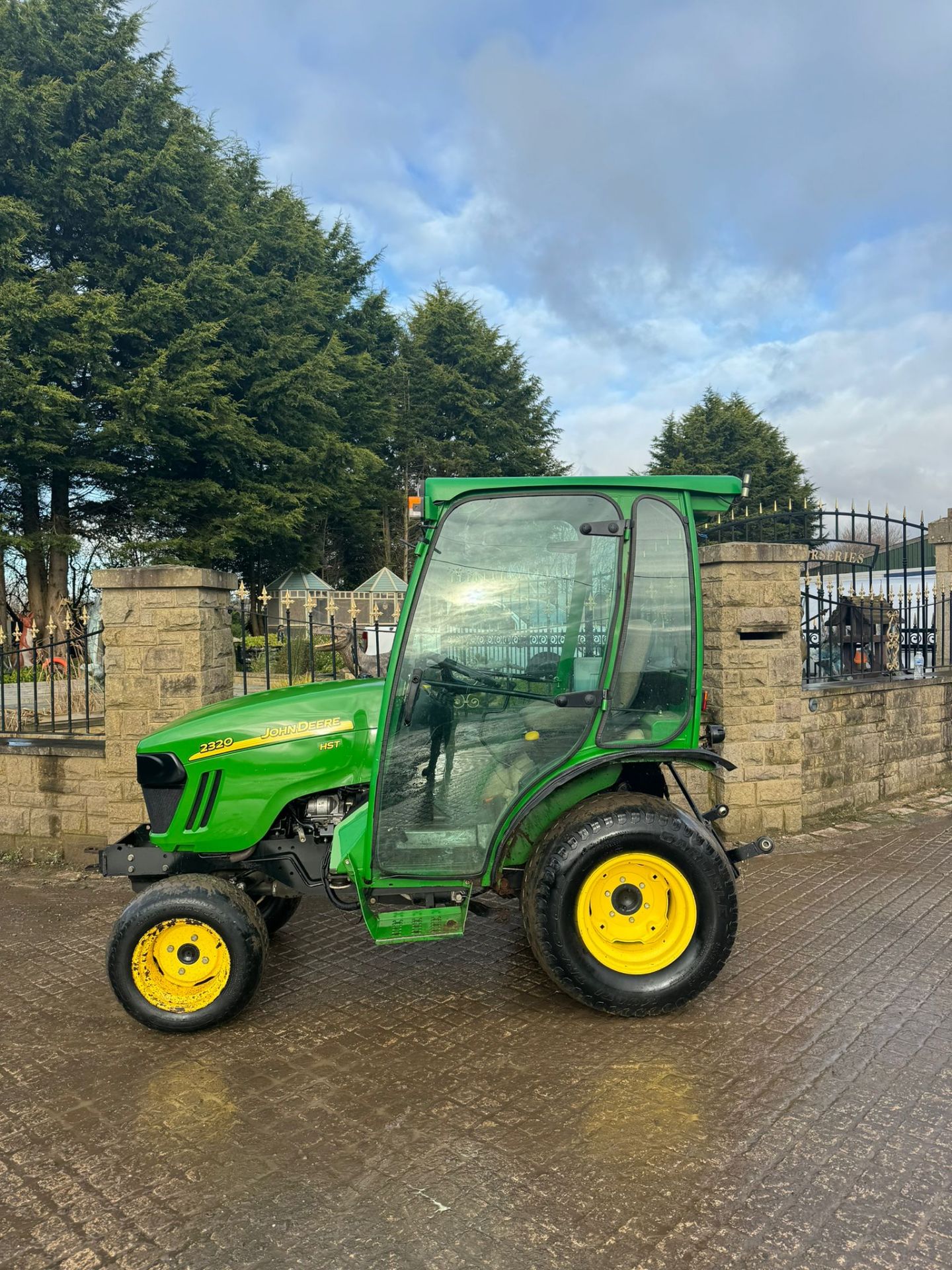 JOHN DEERE 2320 23HP 4WD COMPACT TRACTOR *PLUS VAT*