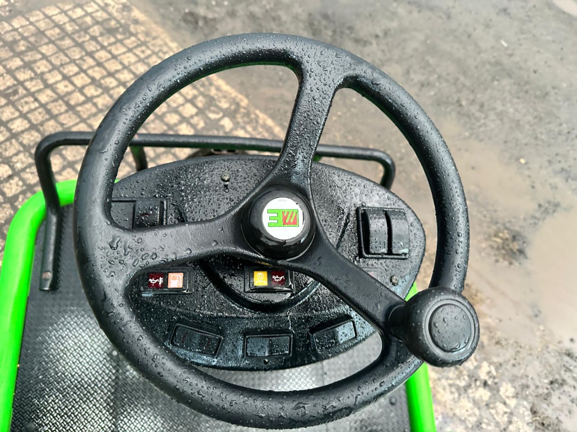 2011 ETESIA HYDRO 124DX 4WD RIDE ON HIGH TIP MOWER *PLUS VAT* - Image 11 of 19