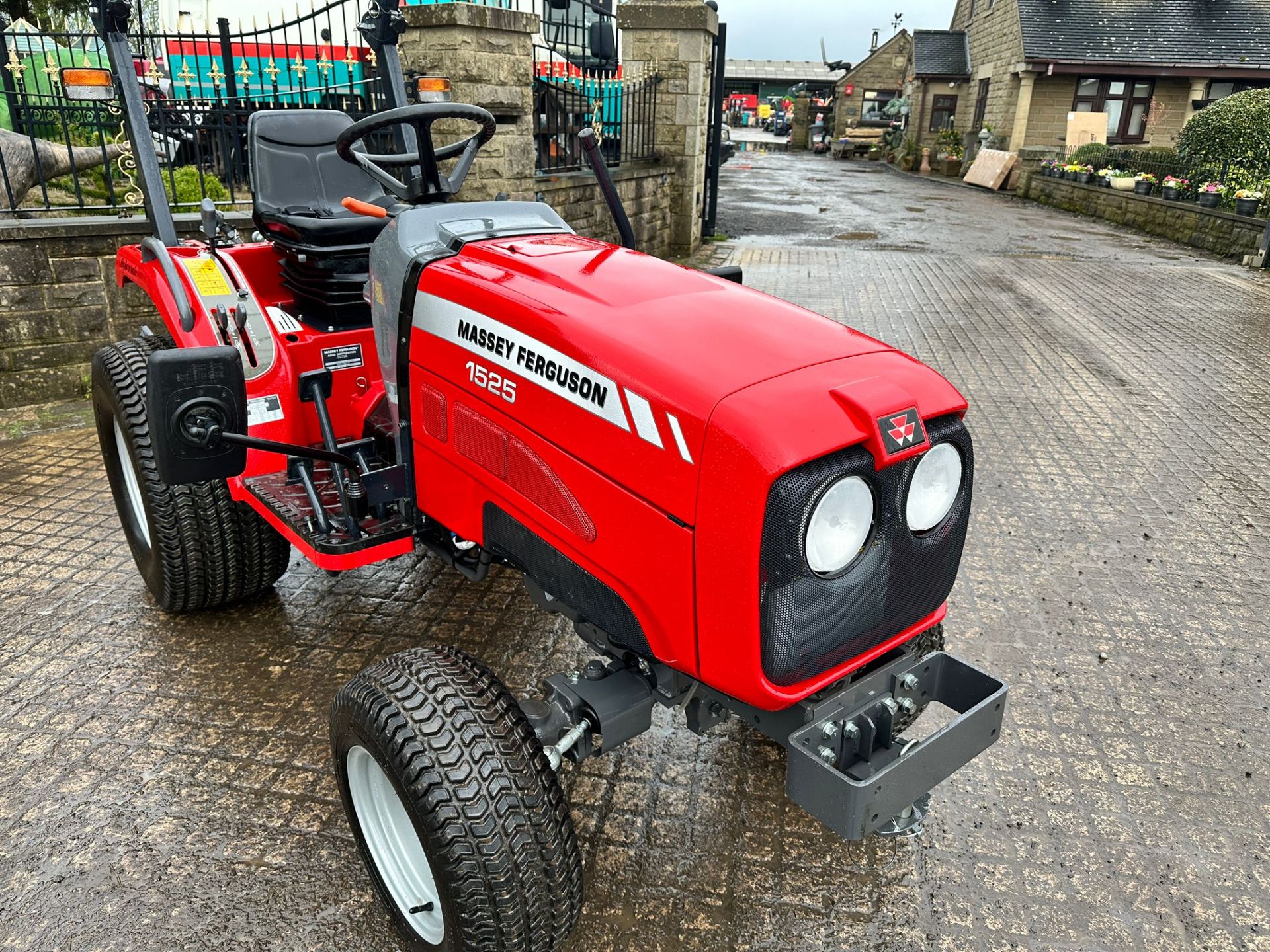 NEW/UNUSED MASSEY FERGUSON 1525 25HP 4WD COMPACT TRACTOR *PLUS VAT* - Bild 2 aus 16