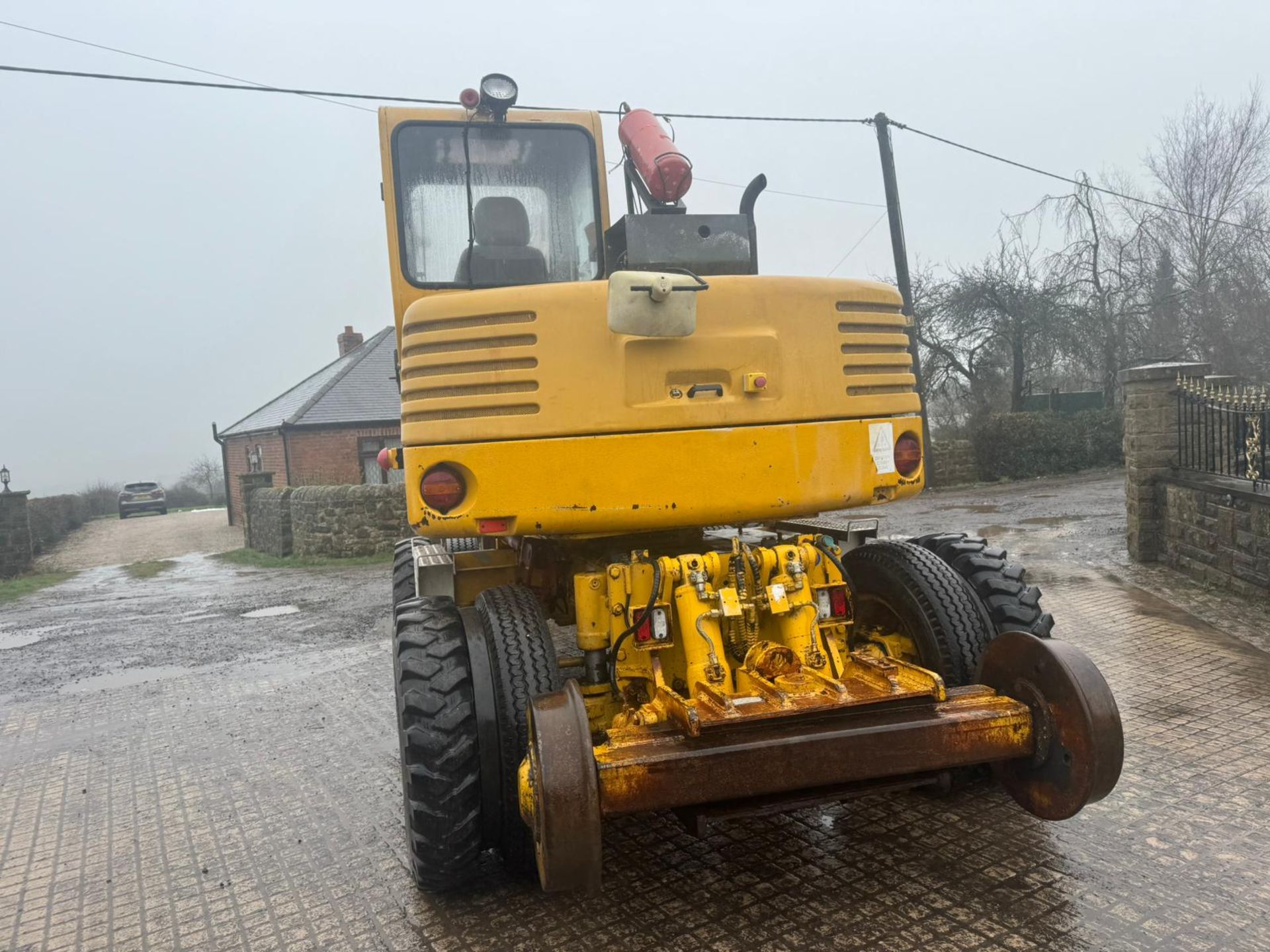 KOMATSU PC95R WHEELED EXCAVATOR WITH RAILWAY GEAR *PLUS VAT* - Image 9 of 19