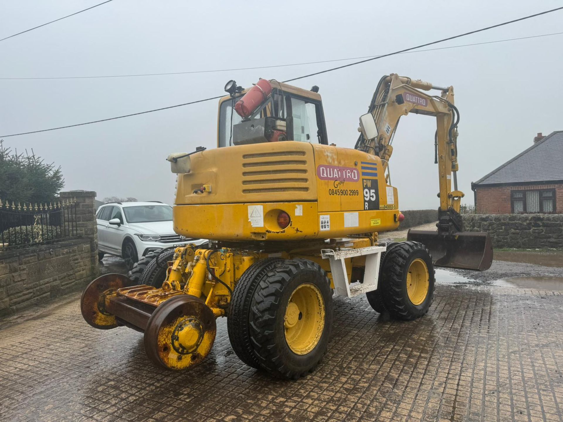 KOMATSU PC95R WHEELED EXCAVATOR WITH RAILWAY GEAR *PLUS VAT* - Bild 14 aus 19