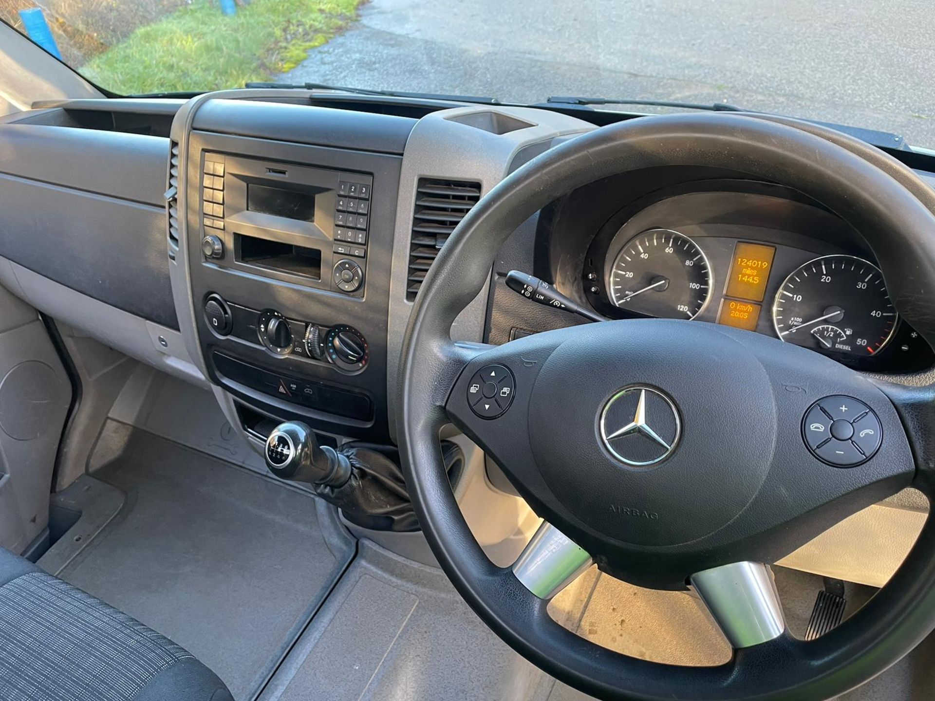 2016 MERCEDES-BENZ SPRINTER 313 CDI WHITE CHASSIS CAB *NO VAT* - Image 14 of 18