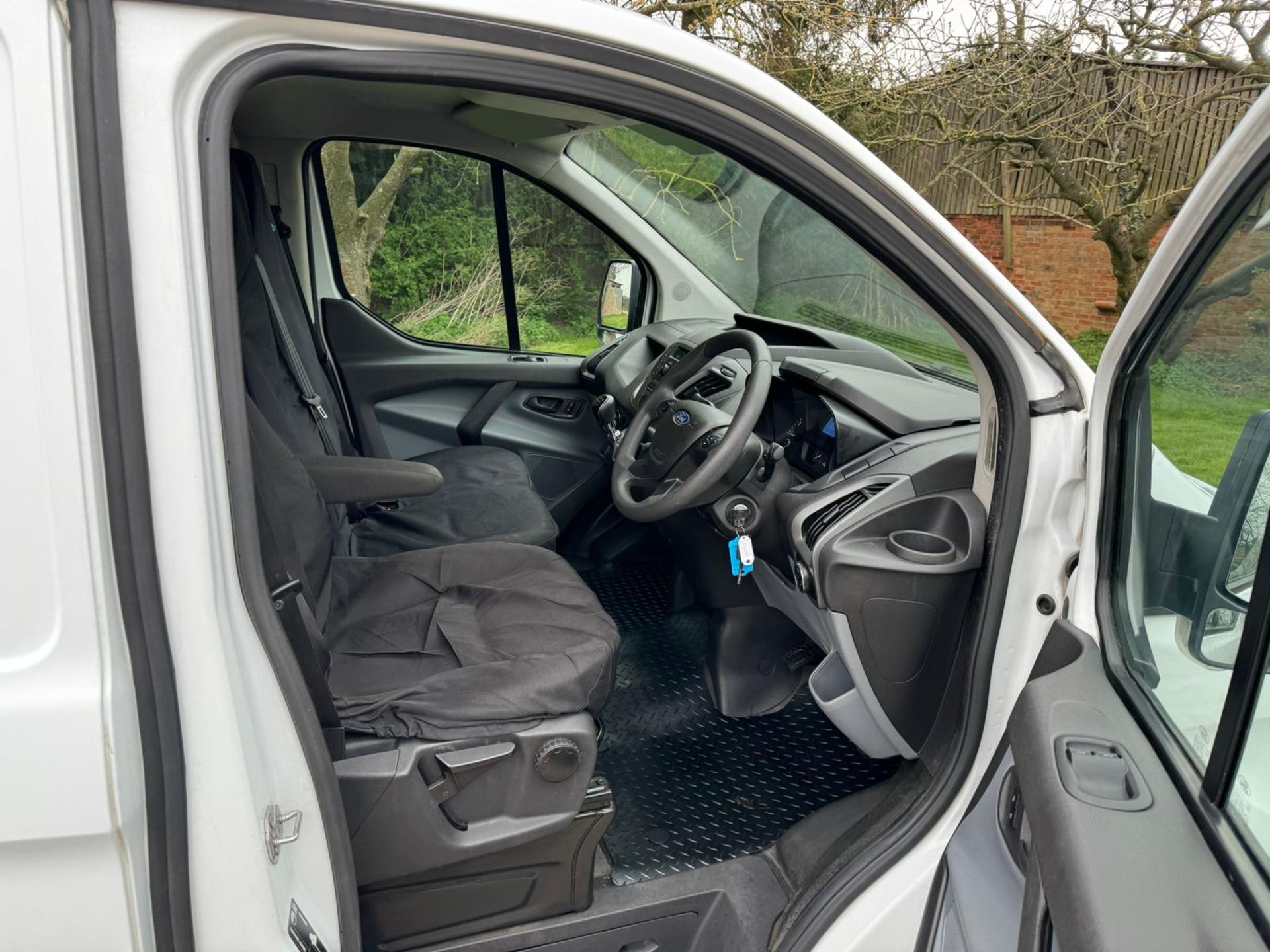 2016/66 REG FORD TRANSIT CUSTOM 290 2.0 DIESEL MANUAL PANEL VAN, SHOWING 1 FORMER KEEPER *PLUS VAT* - Image 11 of 13