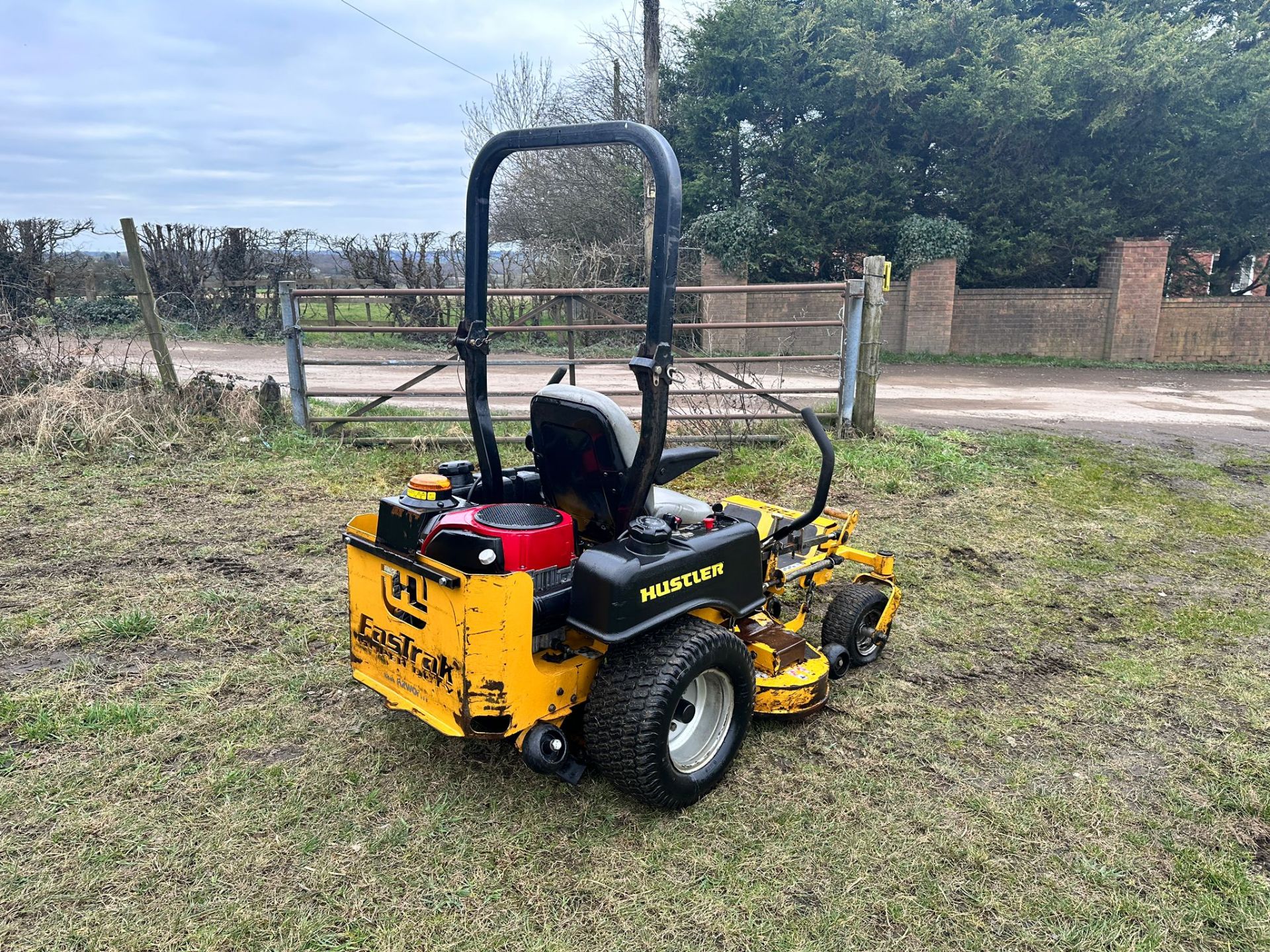 Hustler FastTrak Heavy Duty Zero Turn Ride On Mower *PLUS VAT* - Image 6 of 11